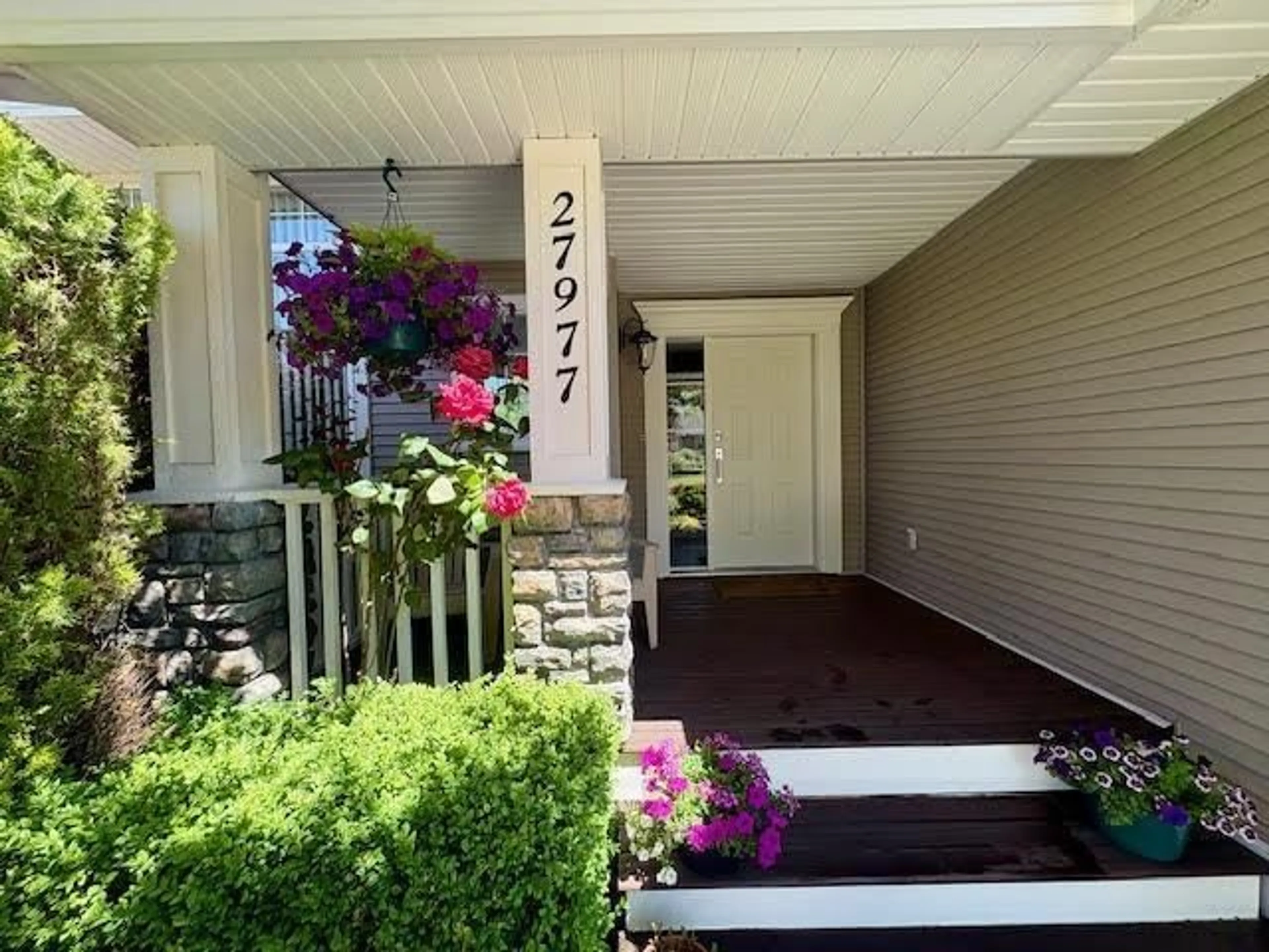 Indoor entryway for 27977 BUFFER, Abbotsford British Columbia V4X2S5
