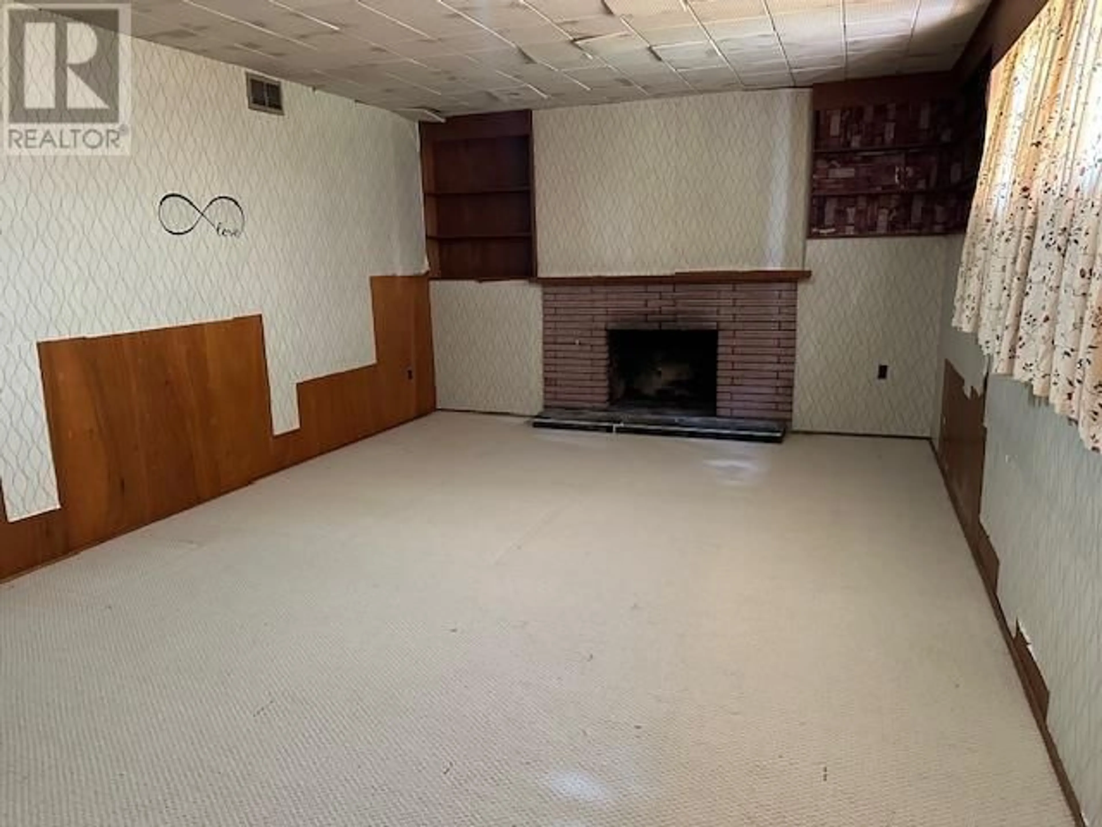 A pic of a room for 5378 RHODES STREET, Vancouver British Columbia V5R3N8