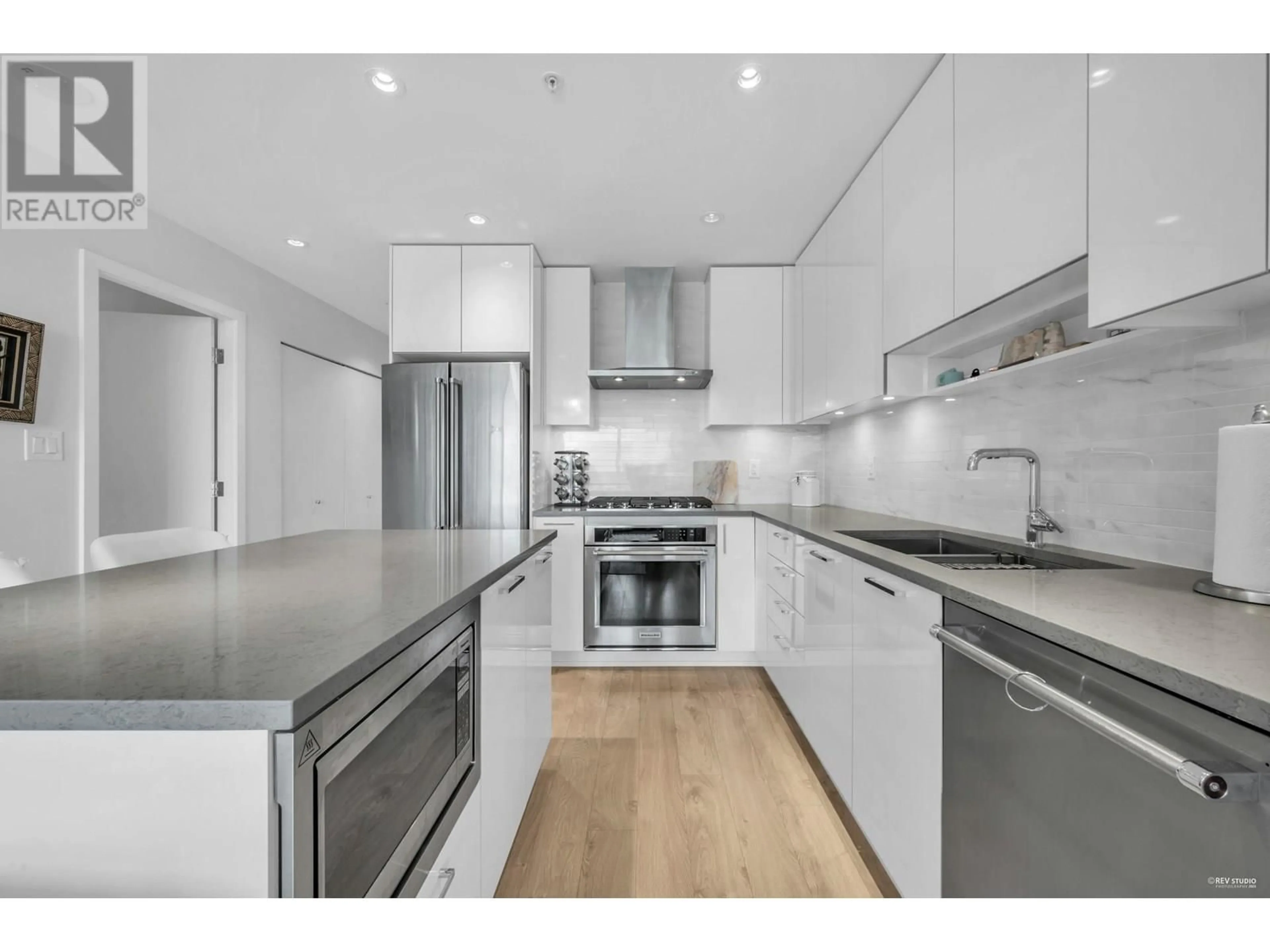 Unknown for 1207 - 1788 GILMORE AVENUE, Burnaby British Columbia V5C0L5