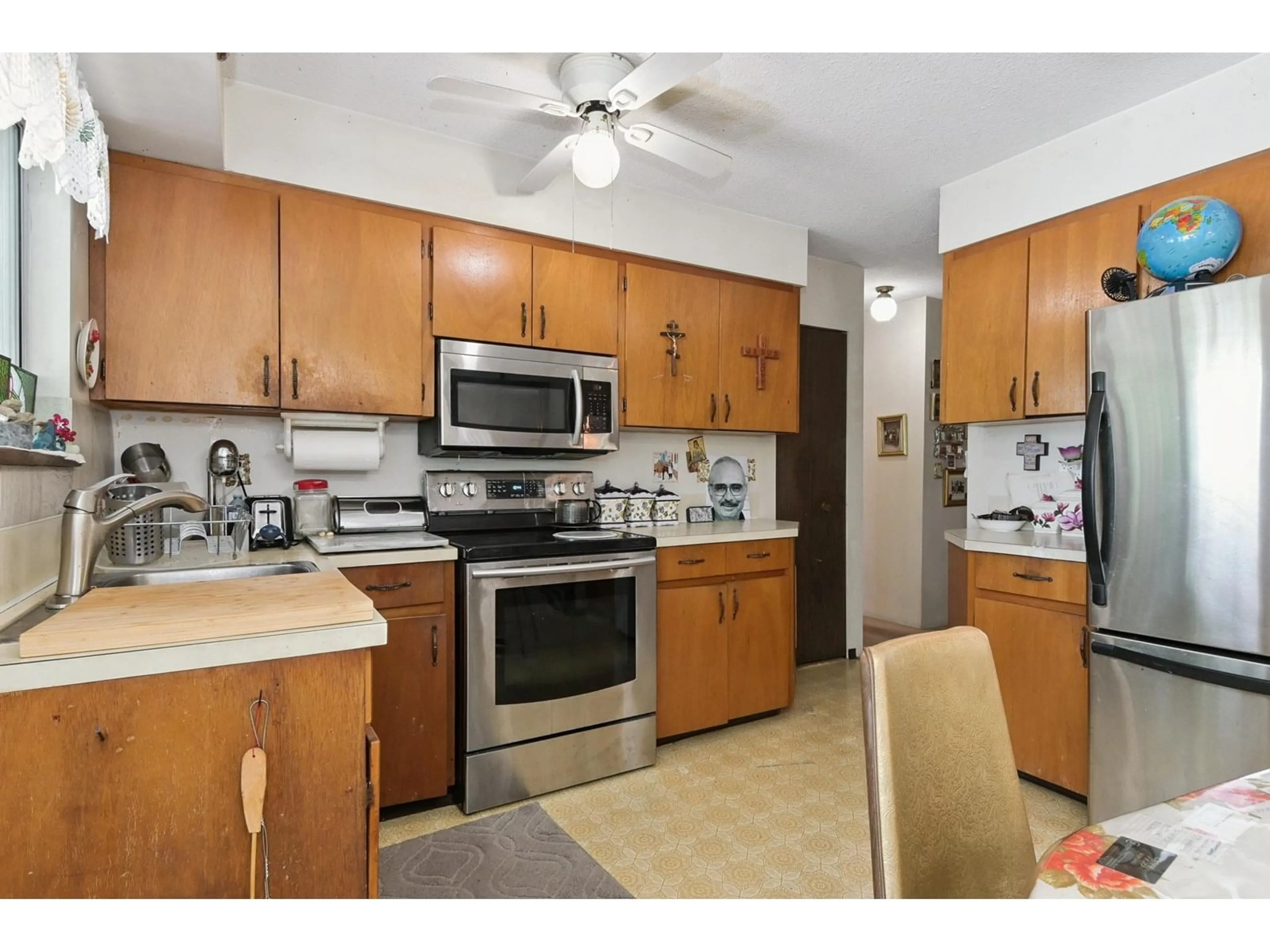 Standard kitchen, unknown for 4820 200, Langley British Columbia V3A1L5