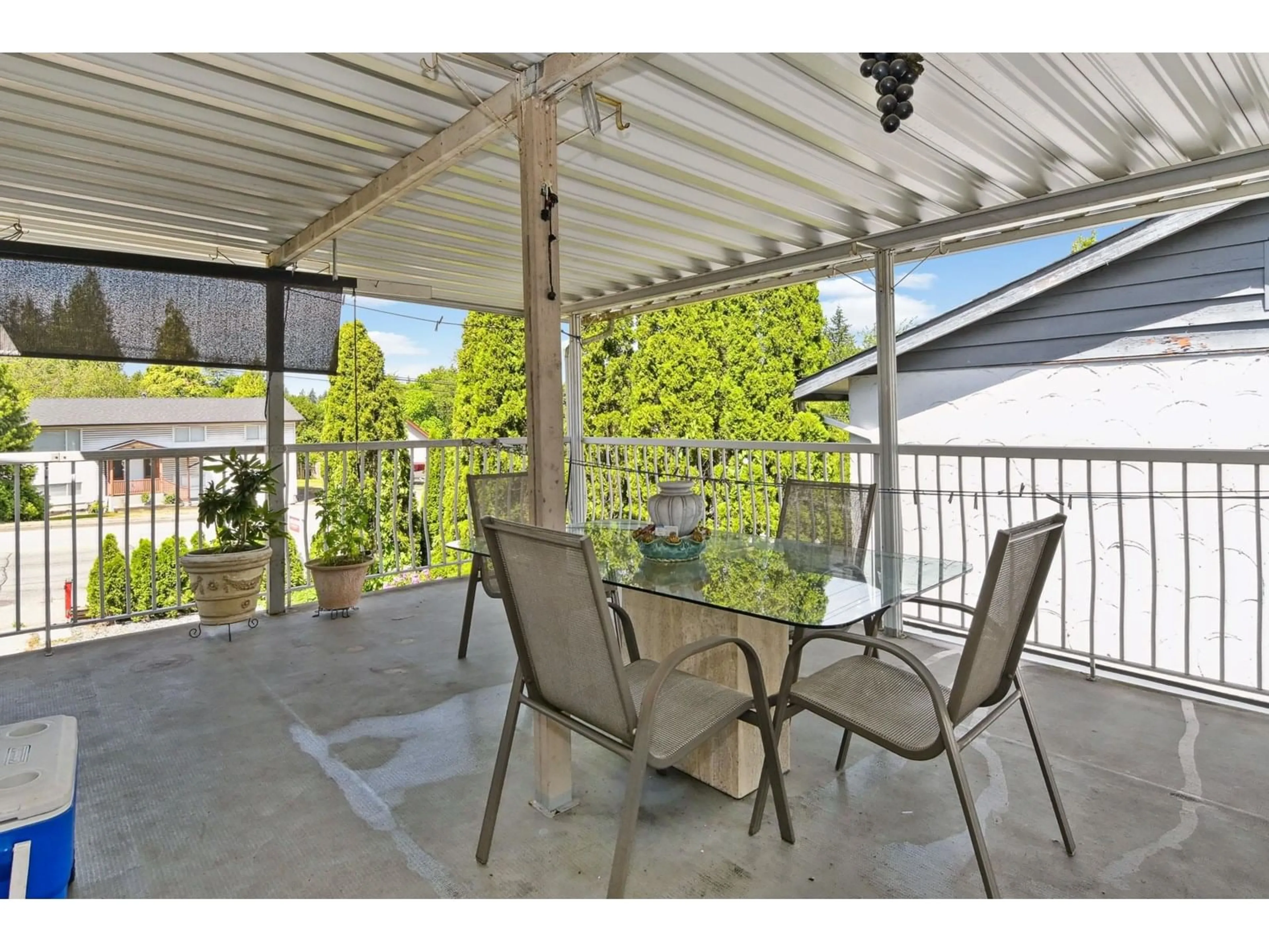 Patio, street for 4820 200, Langley British Columbia V3A1L5