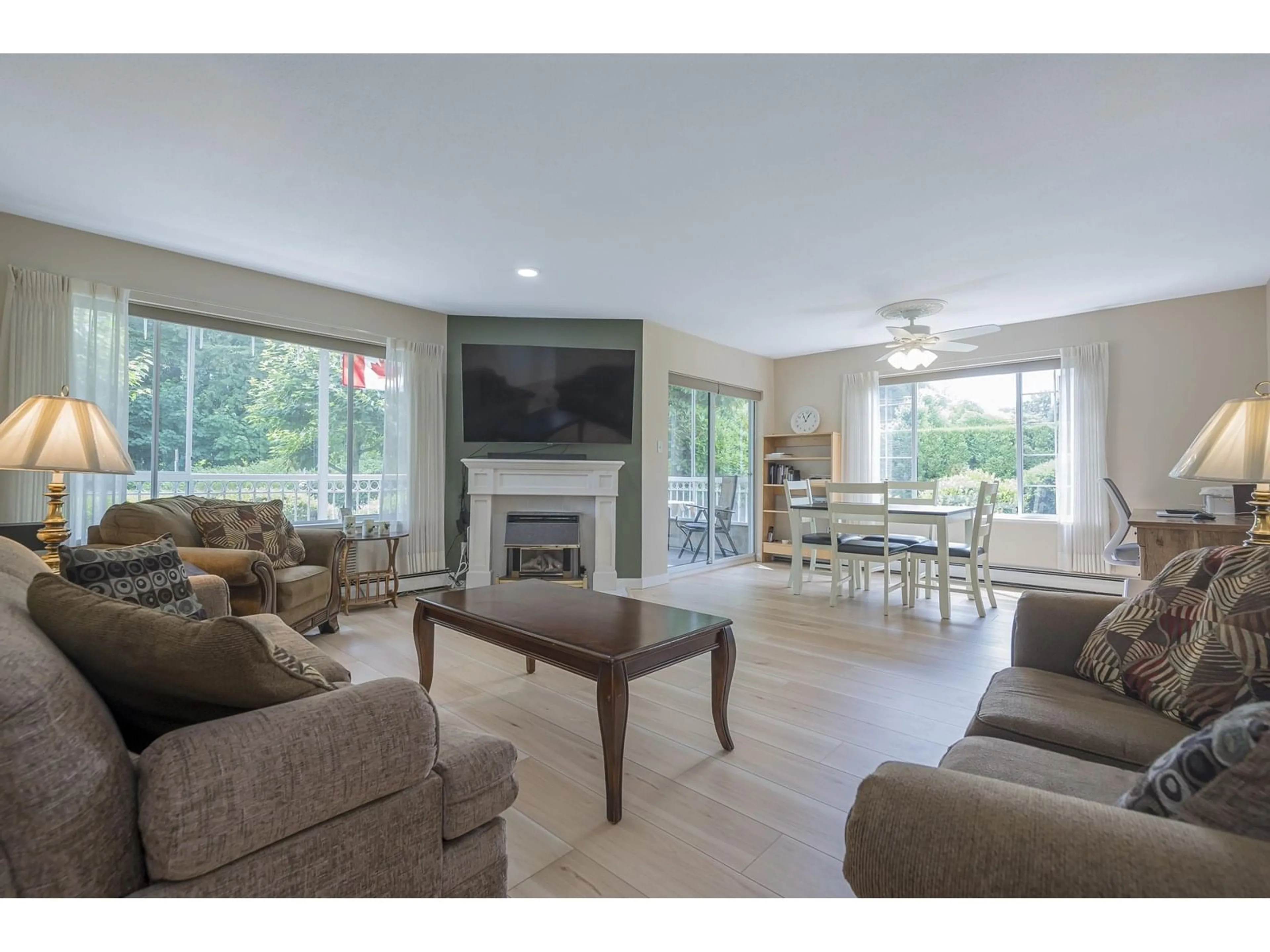 Living room with furniture, unknown for 106 - 2491 GLADWIN, Abbotsford British Columbia V2T3N9