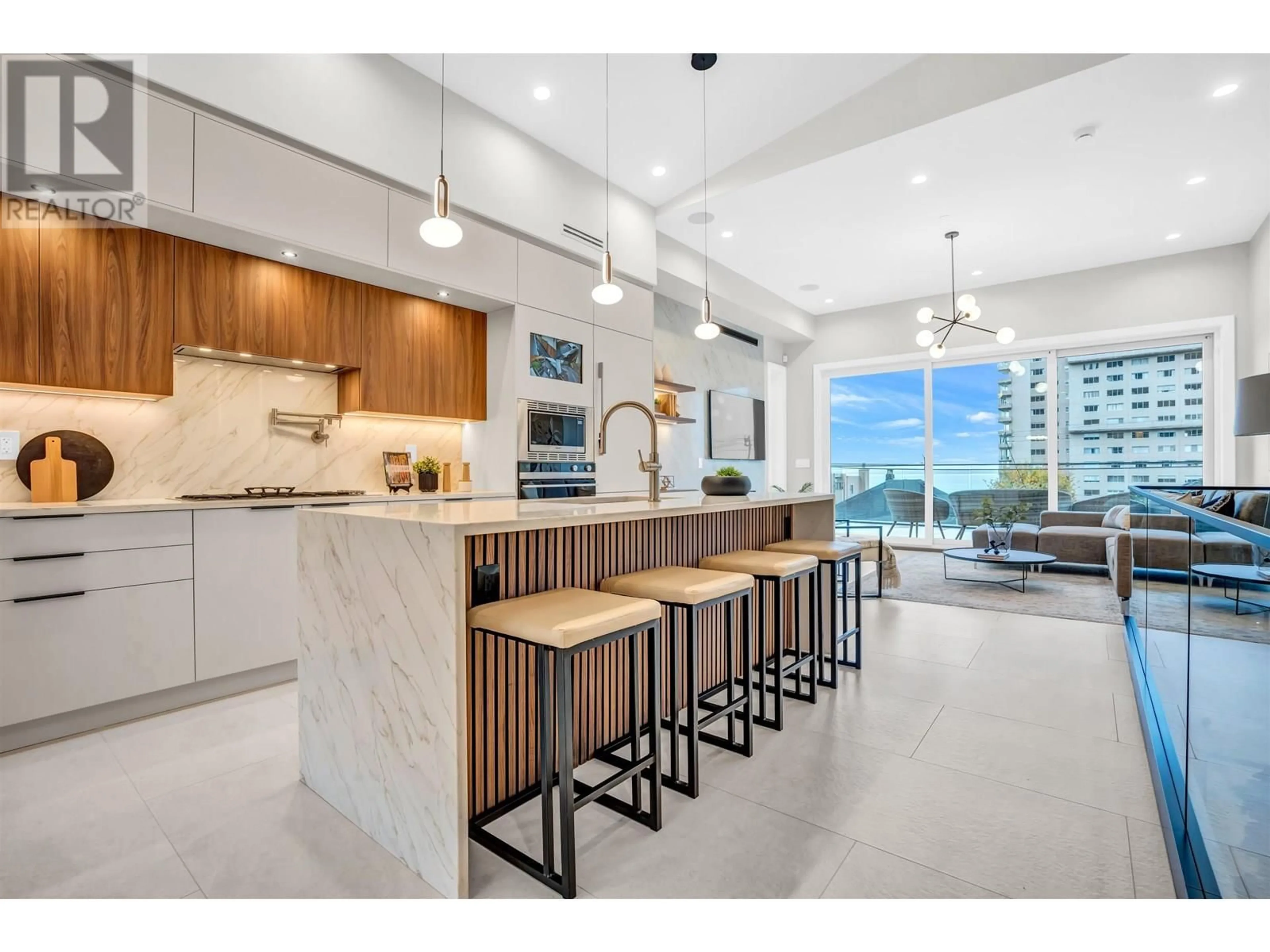 Open concept kitchen, ceramic/tile floor for 2380 MARINE DRIVE, West Vancouver British Columbia V7V1K8