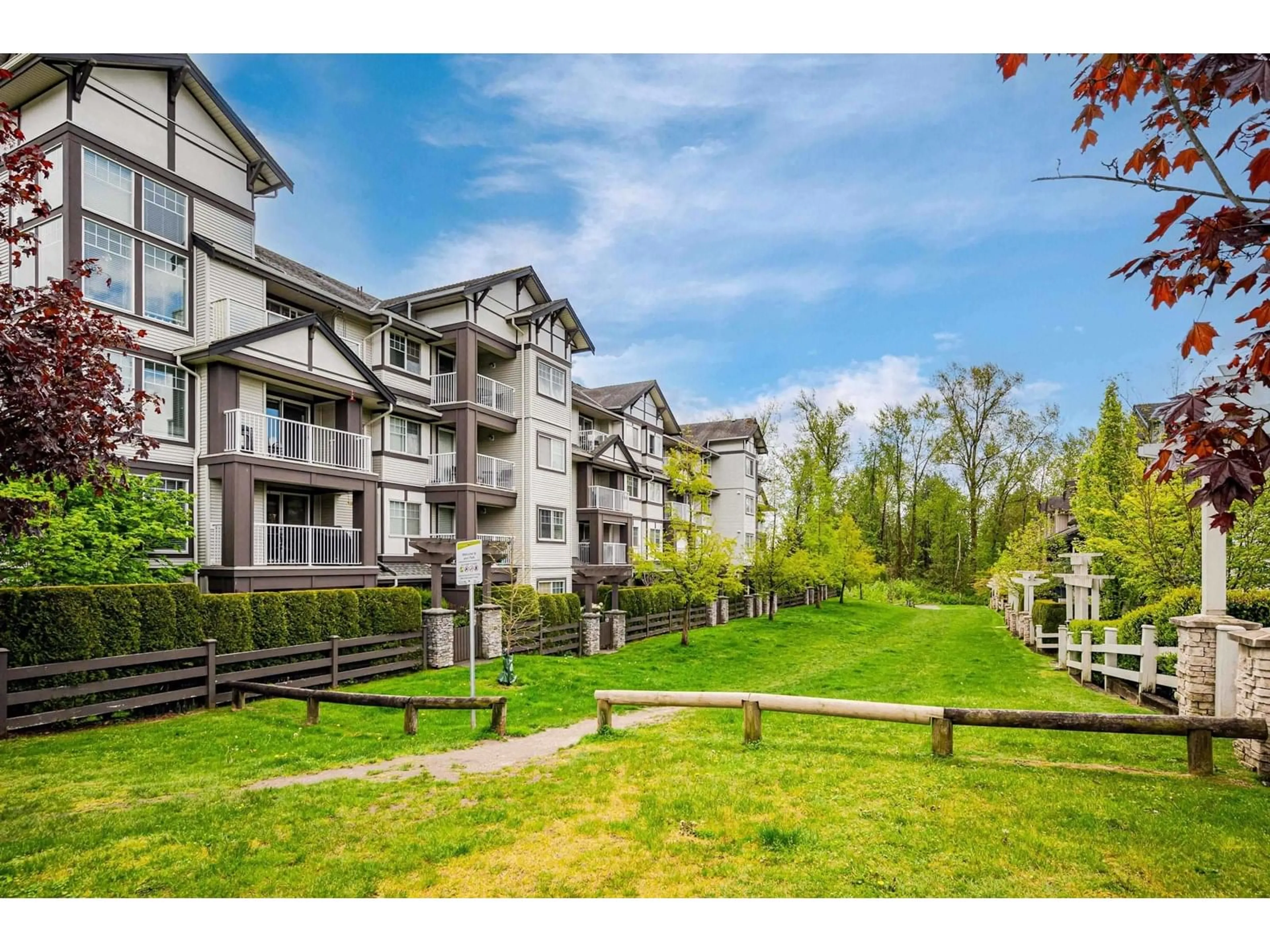 A pic from outside/outdoor area/front of a property/back of a property/a pic from drone, mountain view for 214 - 19320 65, Surrey British Columbia V4N0A3