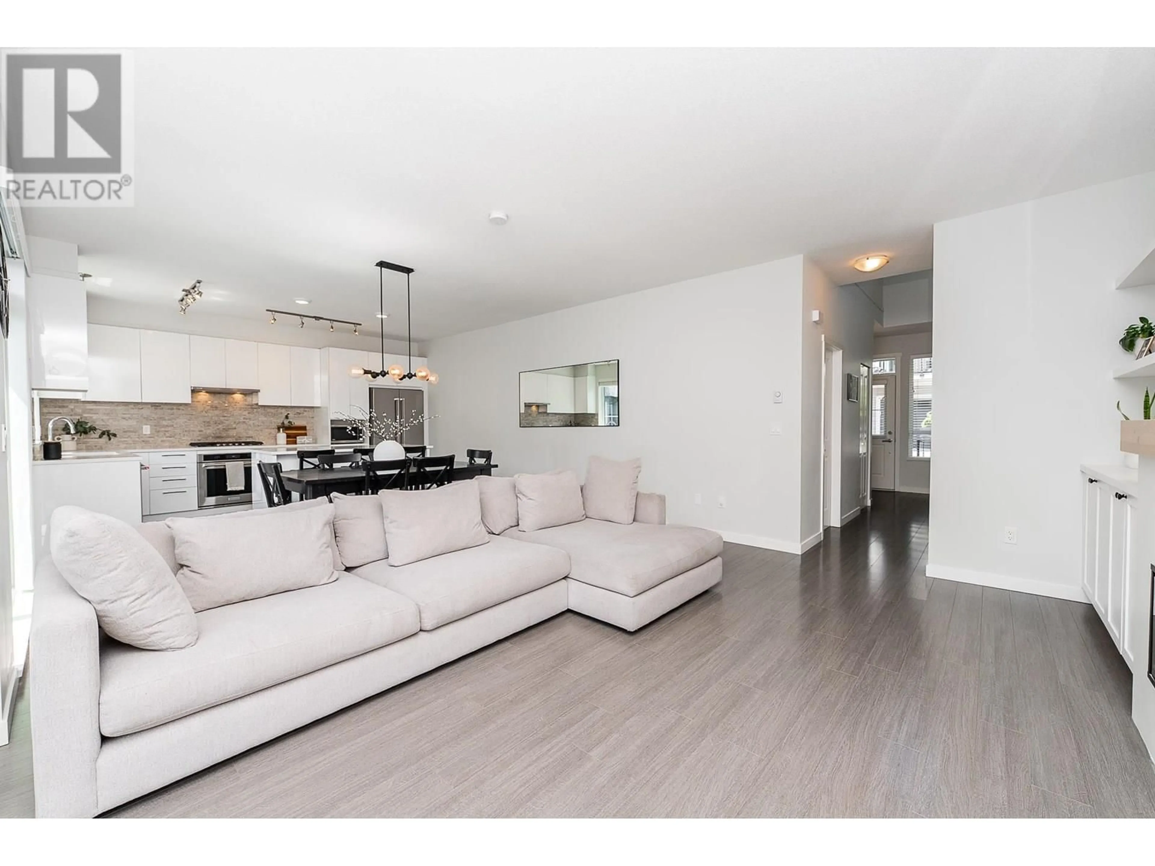 Unknown for 135 - 3500 BURKE VILLAGE PROMENADE, Coquitlam British Columbia V3E0N2
