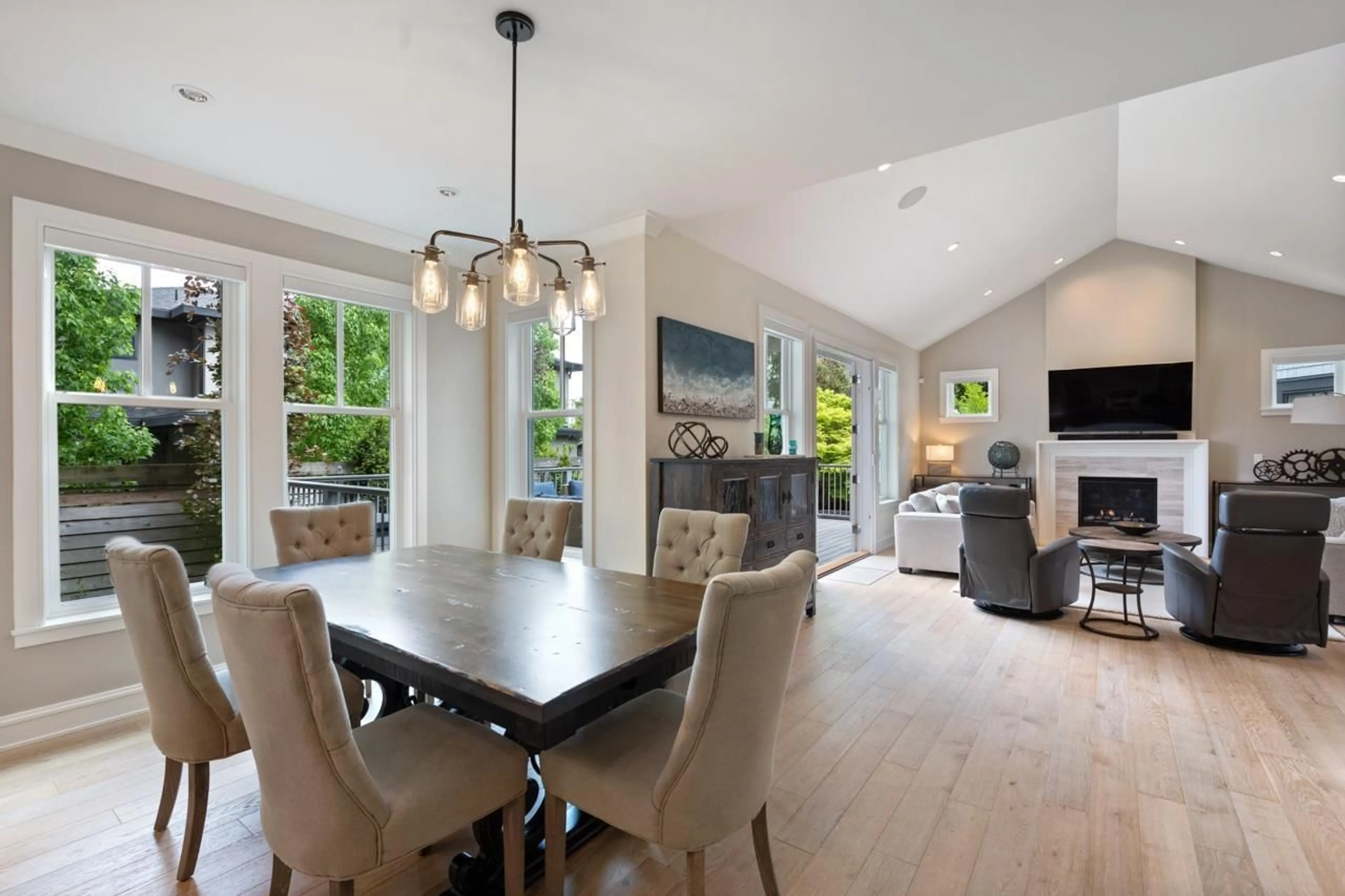 Open concept kitchen, unknown for 12913 15A, Surrey British Columbia V4A0B7