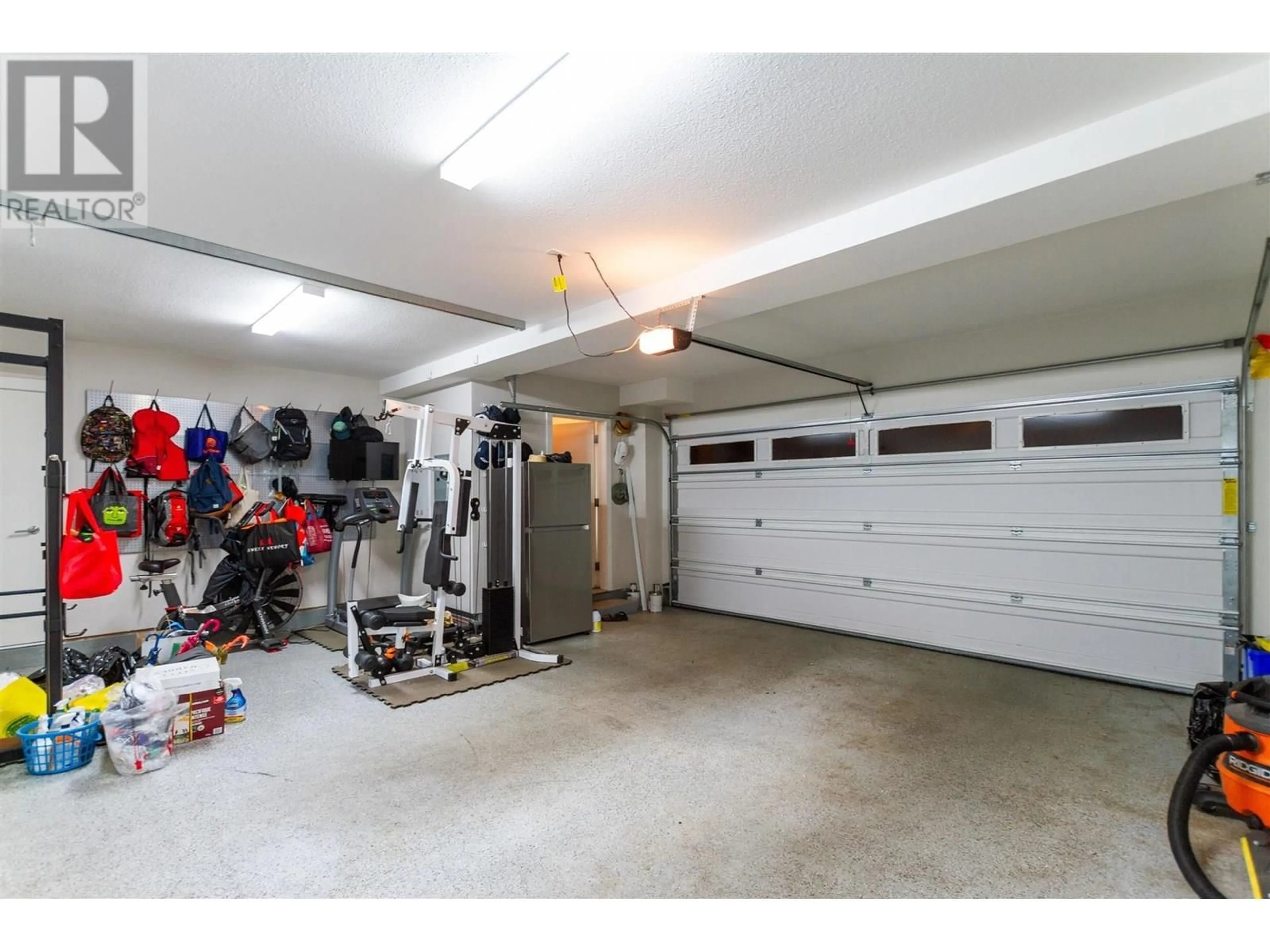 Indoor garage for 6 - 5108 CLAUDE AVENUE, Burnaby British Columbia V5E0C1