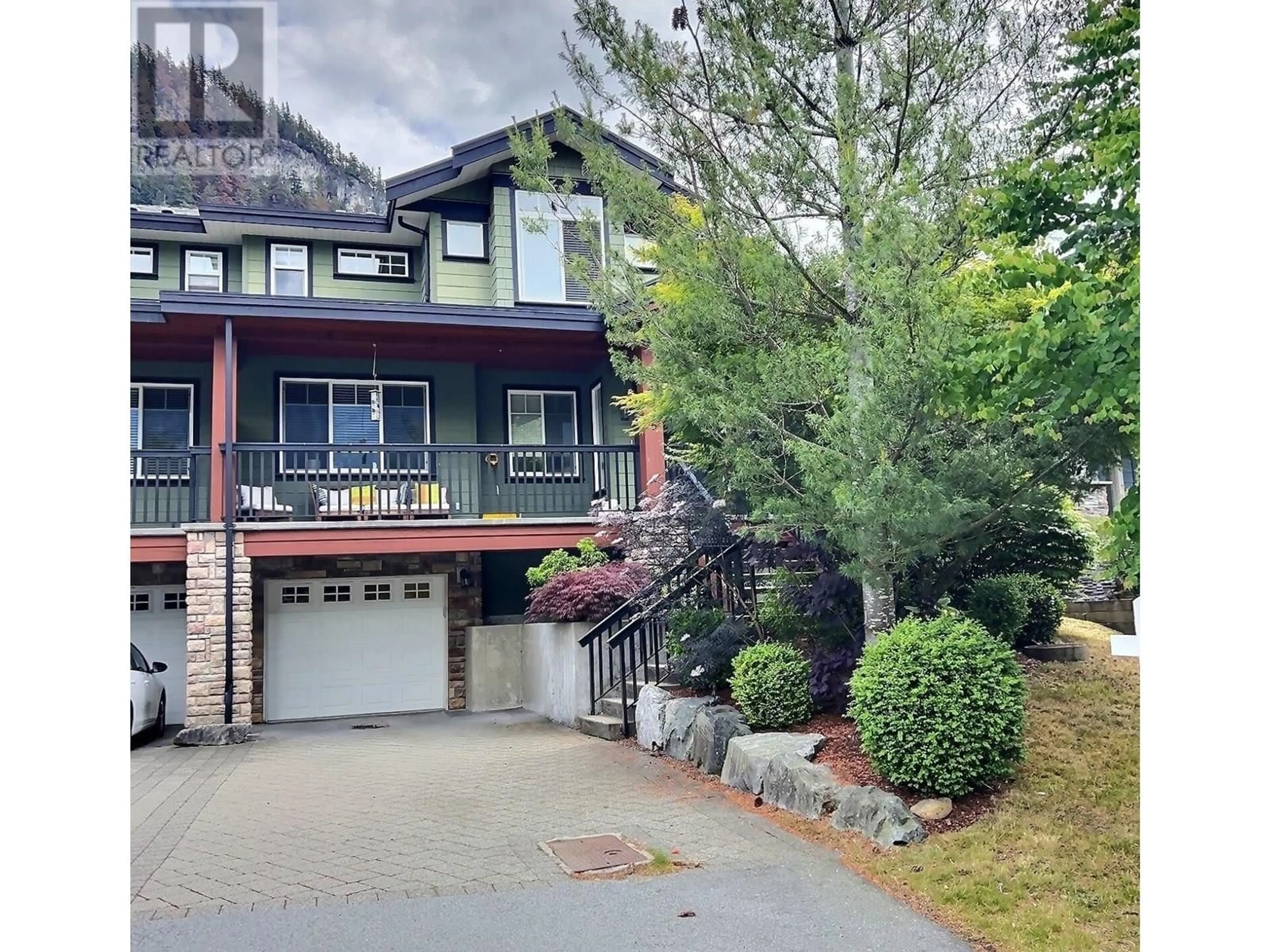 A pic from outside/outdoor area/front of a property/back of a property/a pic from drone, street for 41716 HONEY LANE, Squamish British Columbia V0N1H0