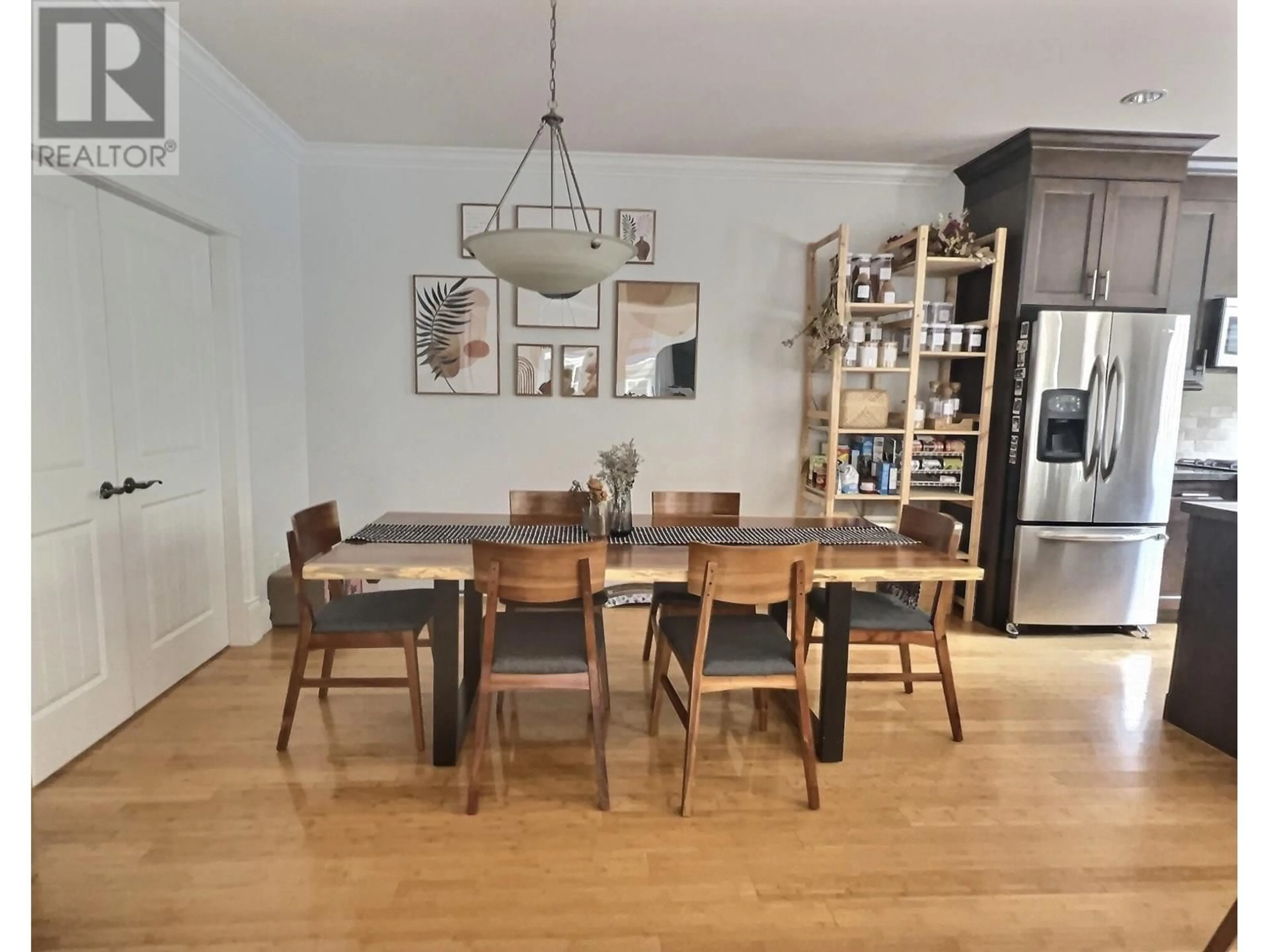 Dining room, wood/laminate floor for 41716 HONEY LANE, Squamish British Columbia V0N1H0