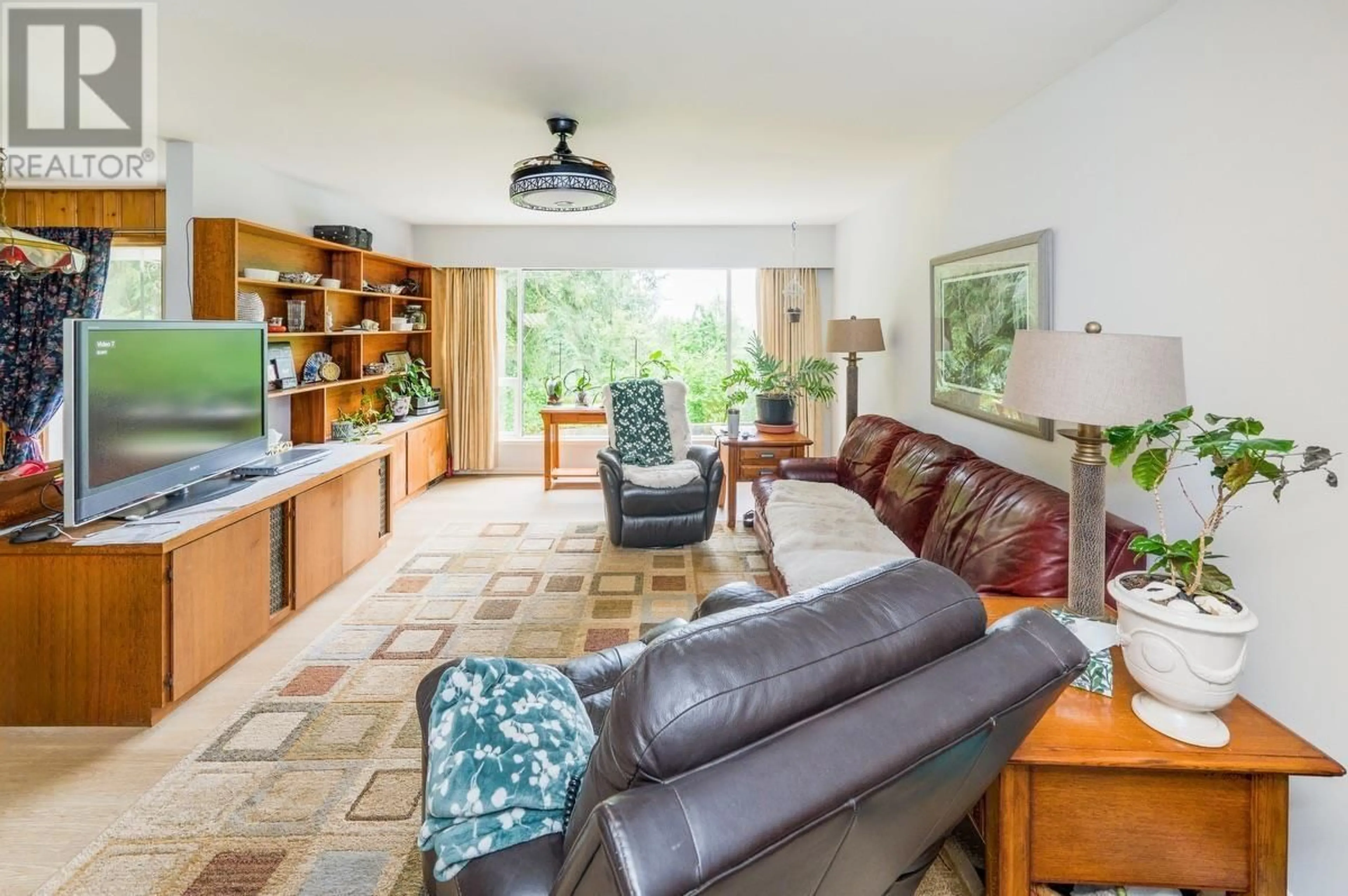 Living room with furniture, unknown for 25050 MORRISETTE PLACE, Maple Ridge British Columbia V2W1G8