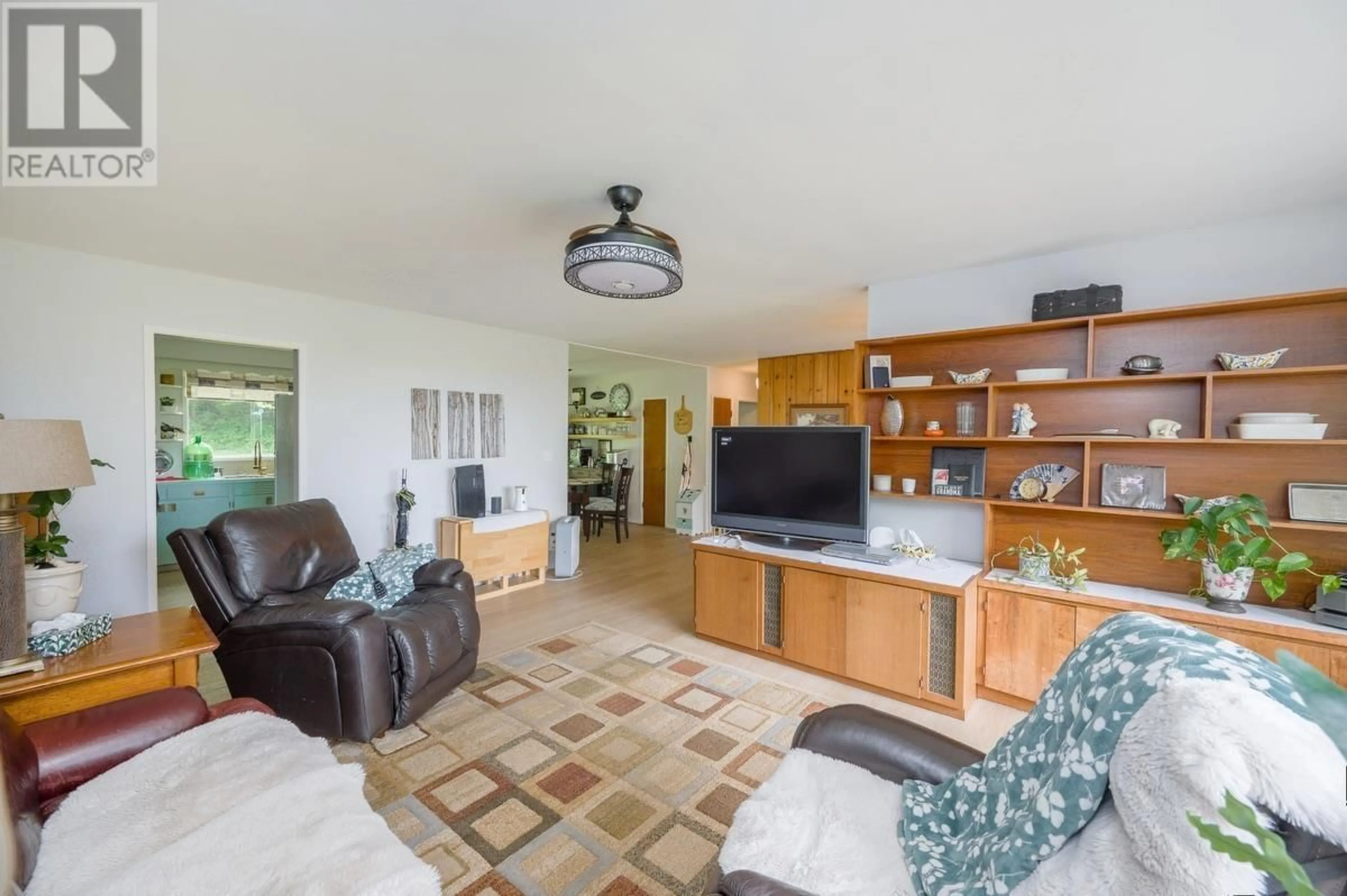 Living room with furniture, unknown for 25050 MORRISETTE PLACE, Maple Ridge British Columbia V2W1G8