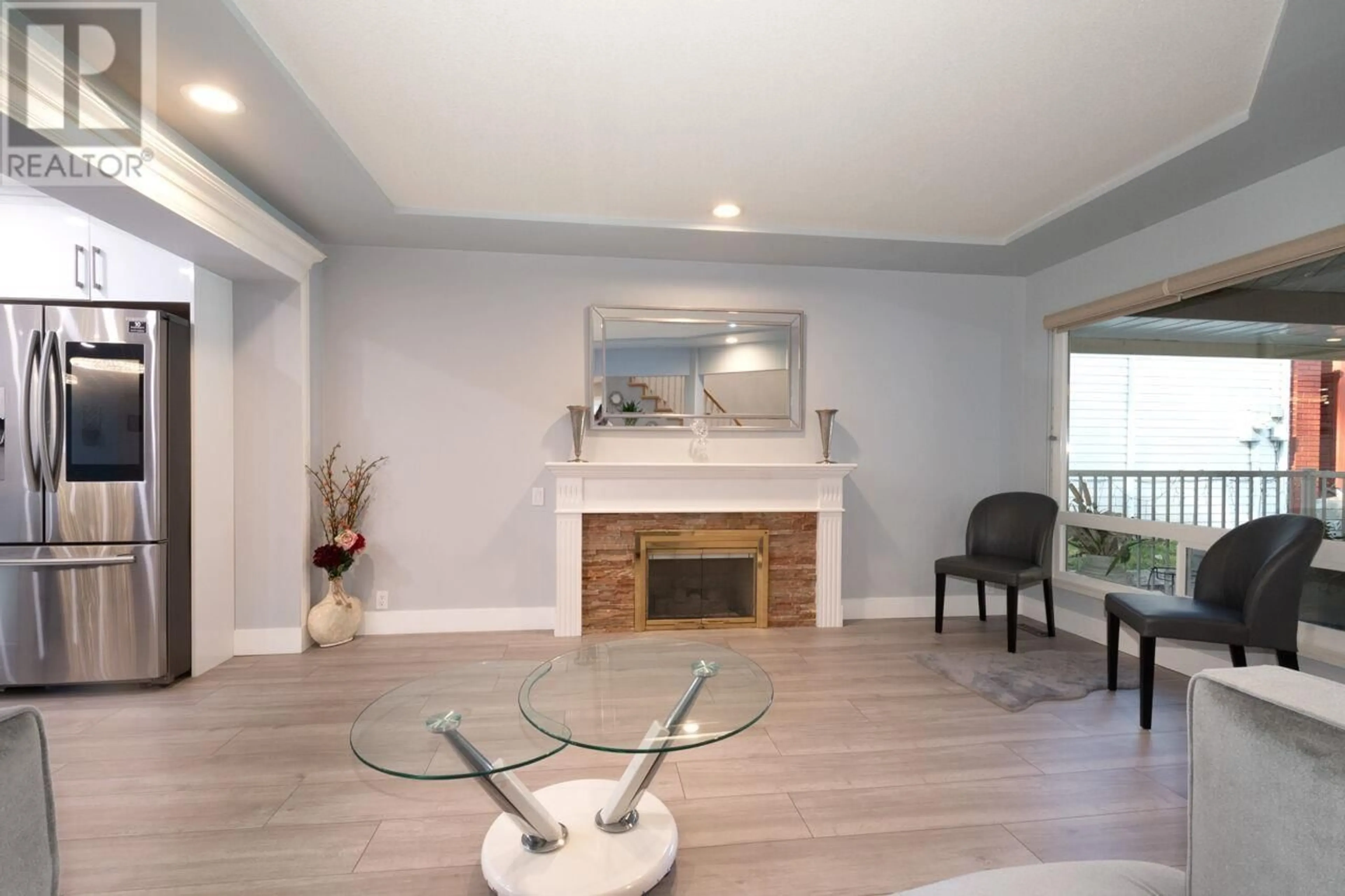Living room with furniture, wood/laminate floor for 1416 PURCELL DRIVE, Coquitlam British Columbia V3E2R7