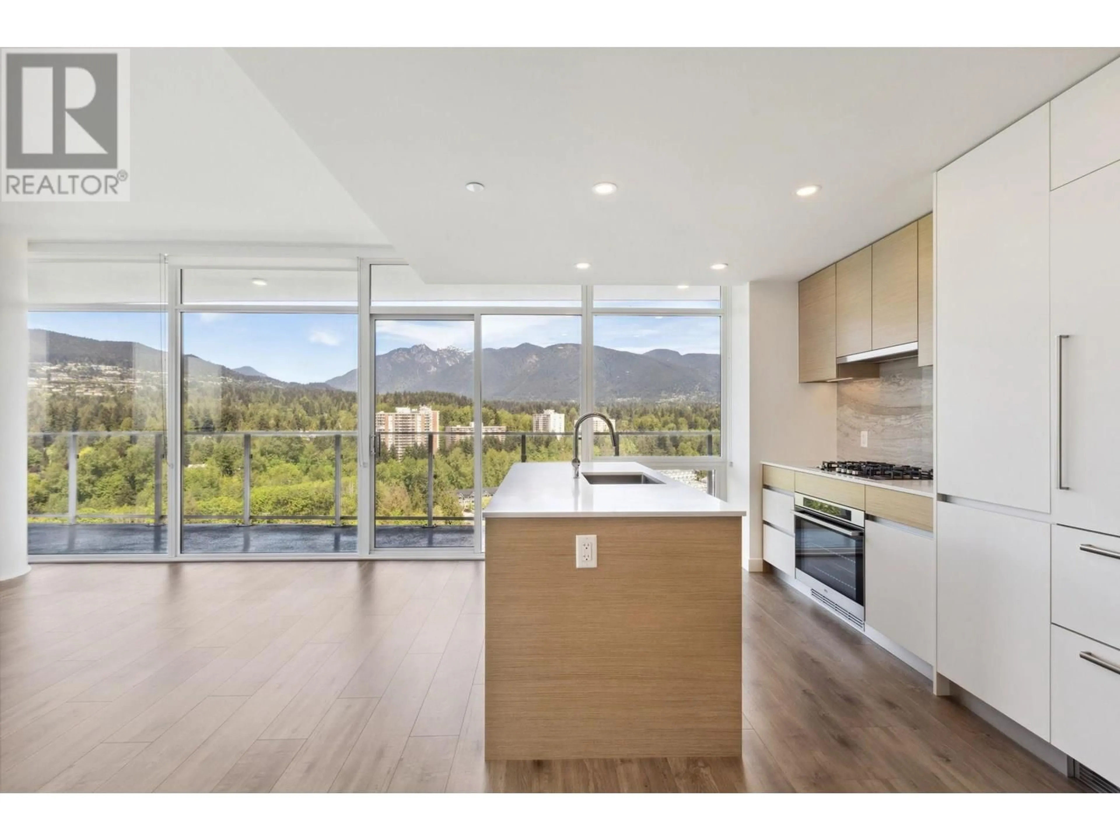 Open concept kitchen, unknown for 2008 - 200 KLAHANIE COURT, West Vancouver British Columbia V7P0E4