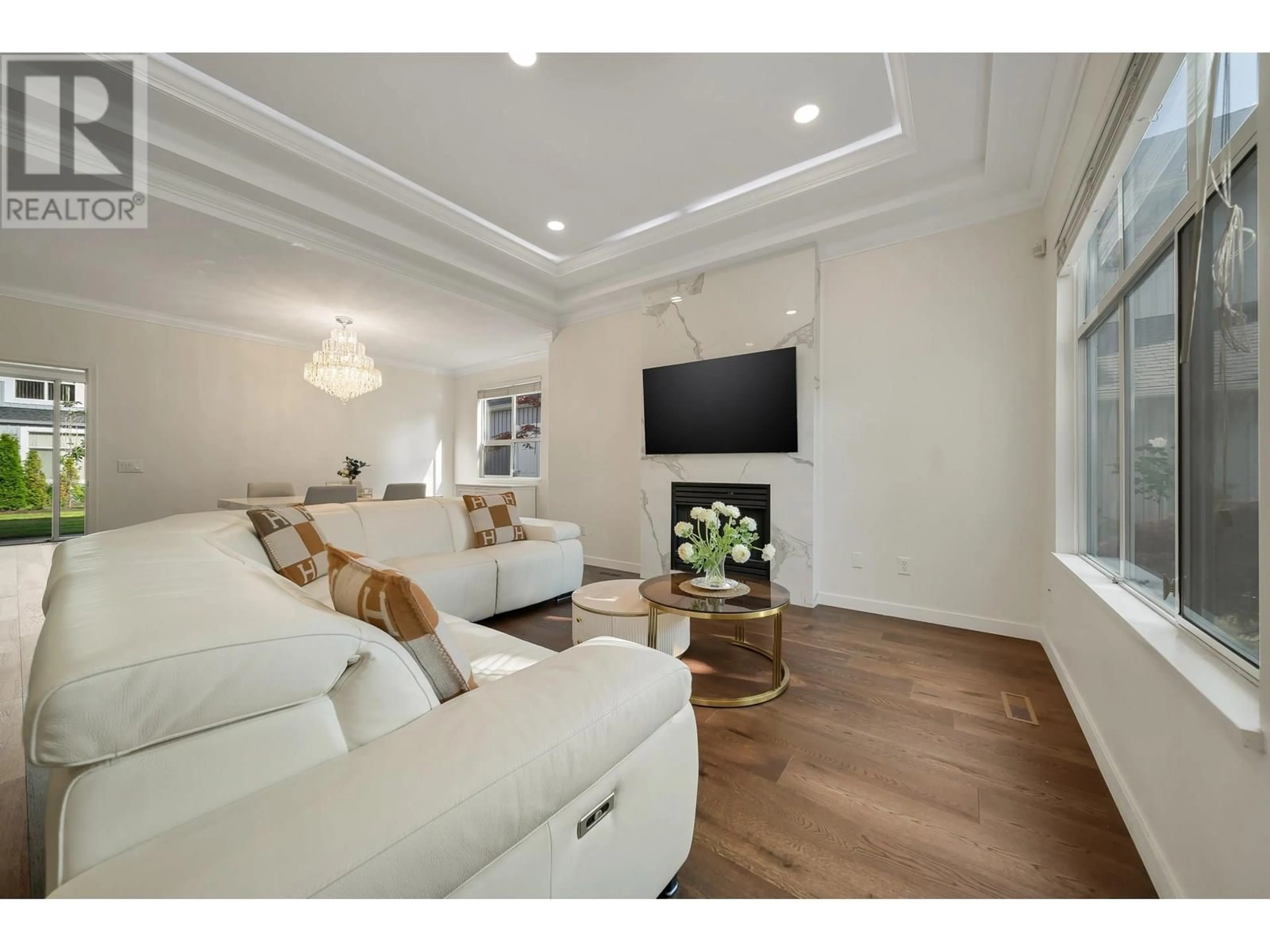 Living room with furniture, wood/laminate floor for 76 - 3555 WESTMINSTER HIGHWAY, Richmond British Columbia V7C5P6