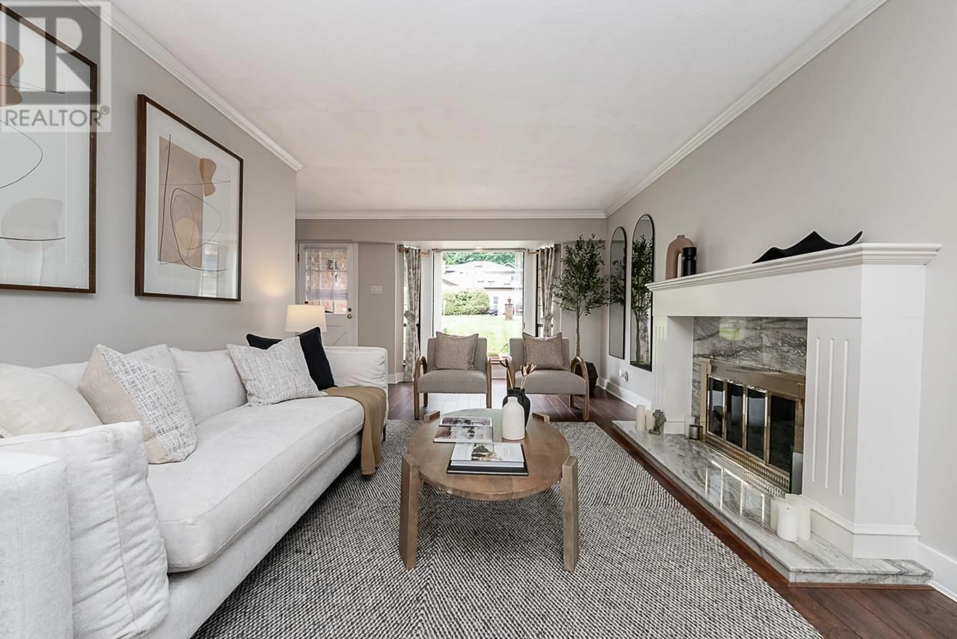 Living room with furniture, unknown for 1796 APPIN ROAD, North Vancouver British Columbia V7J2T5