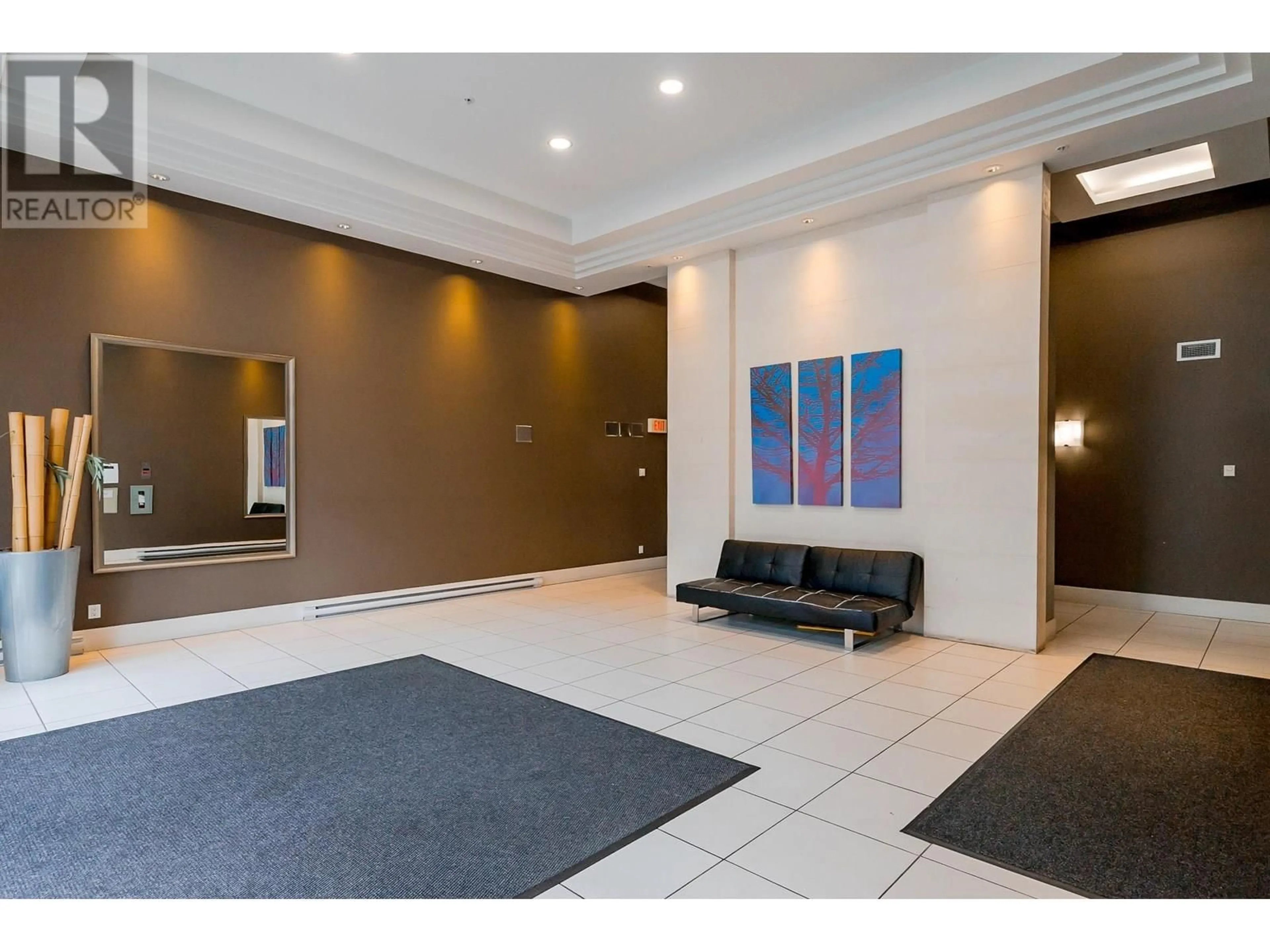 Indoor foyer for 1502 - 9188 COOK ROAD, Richmond British Columbia V6Y4M1