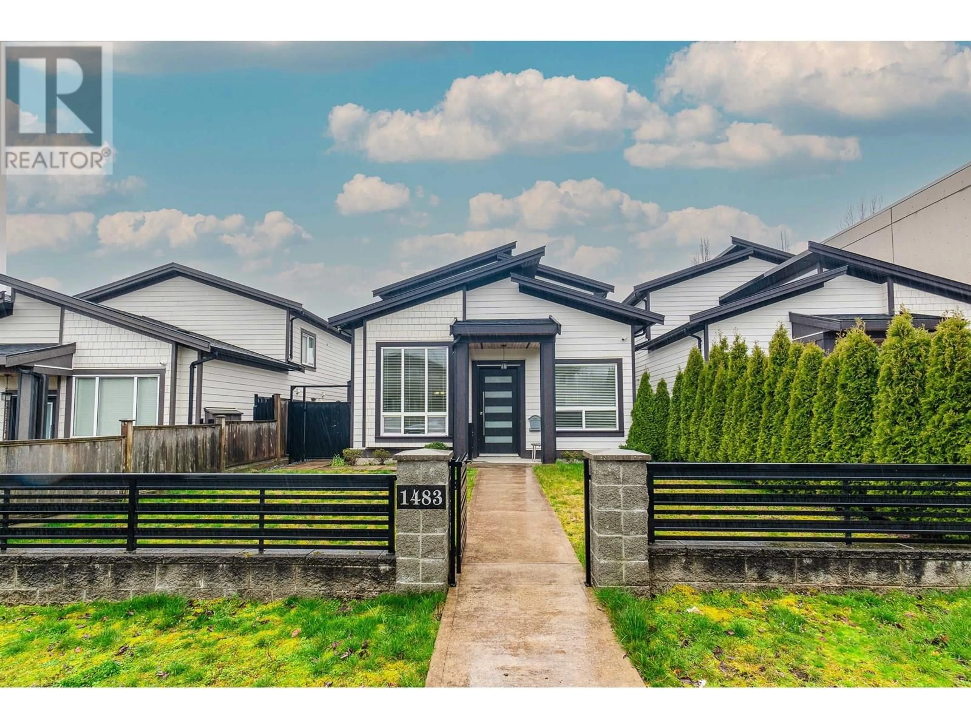 Home with vinyl exterior material, street for 1483 SPERLING AVENUE, Burnaby British Columbia V5B4J8