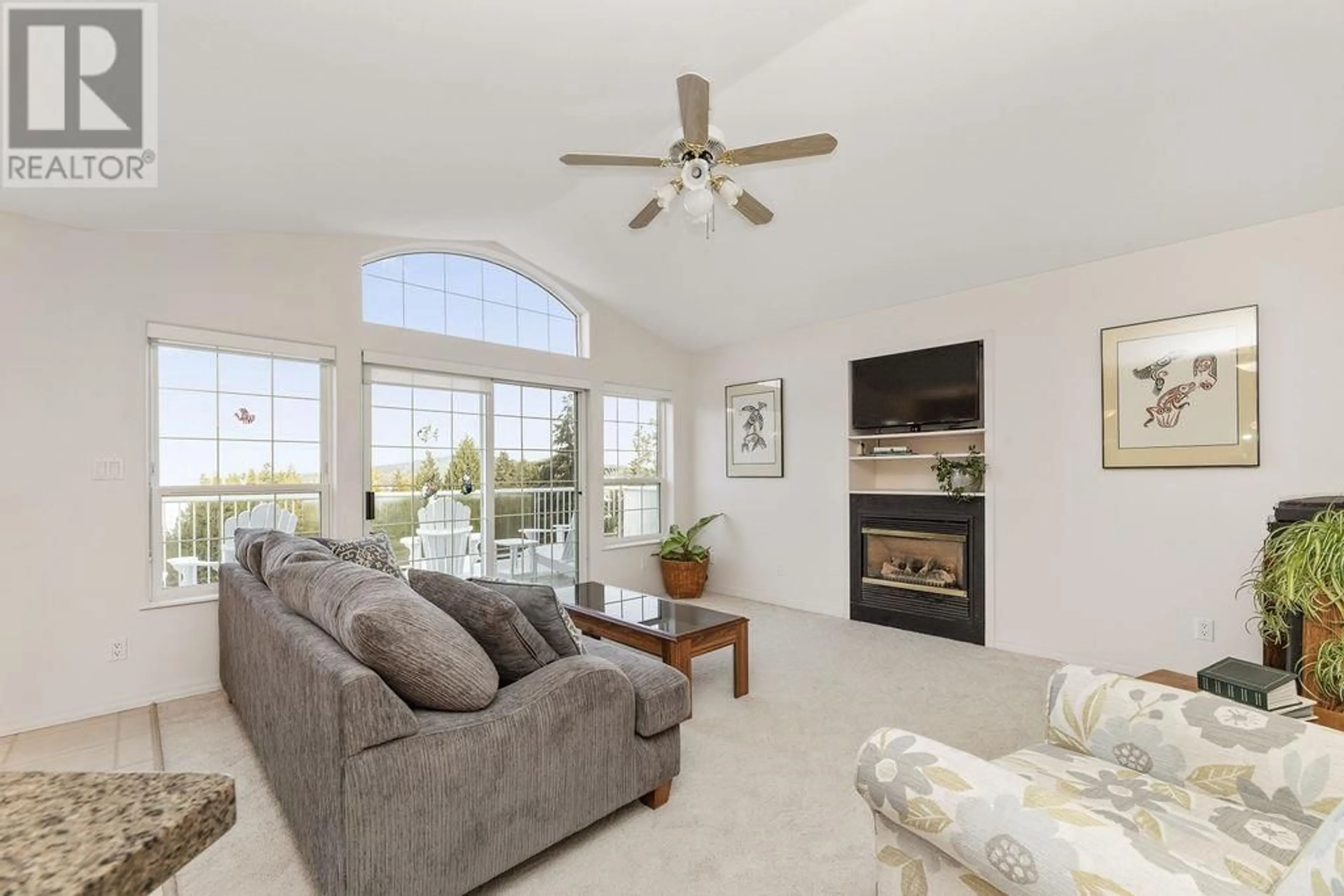 Living room with furniture, unknown for 5174 RADCLIFFE ROAD, Sechelt British Columbia V7Z0C1