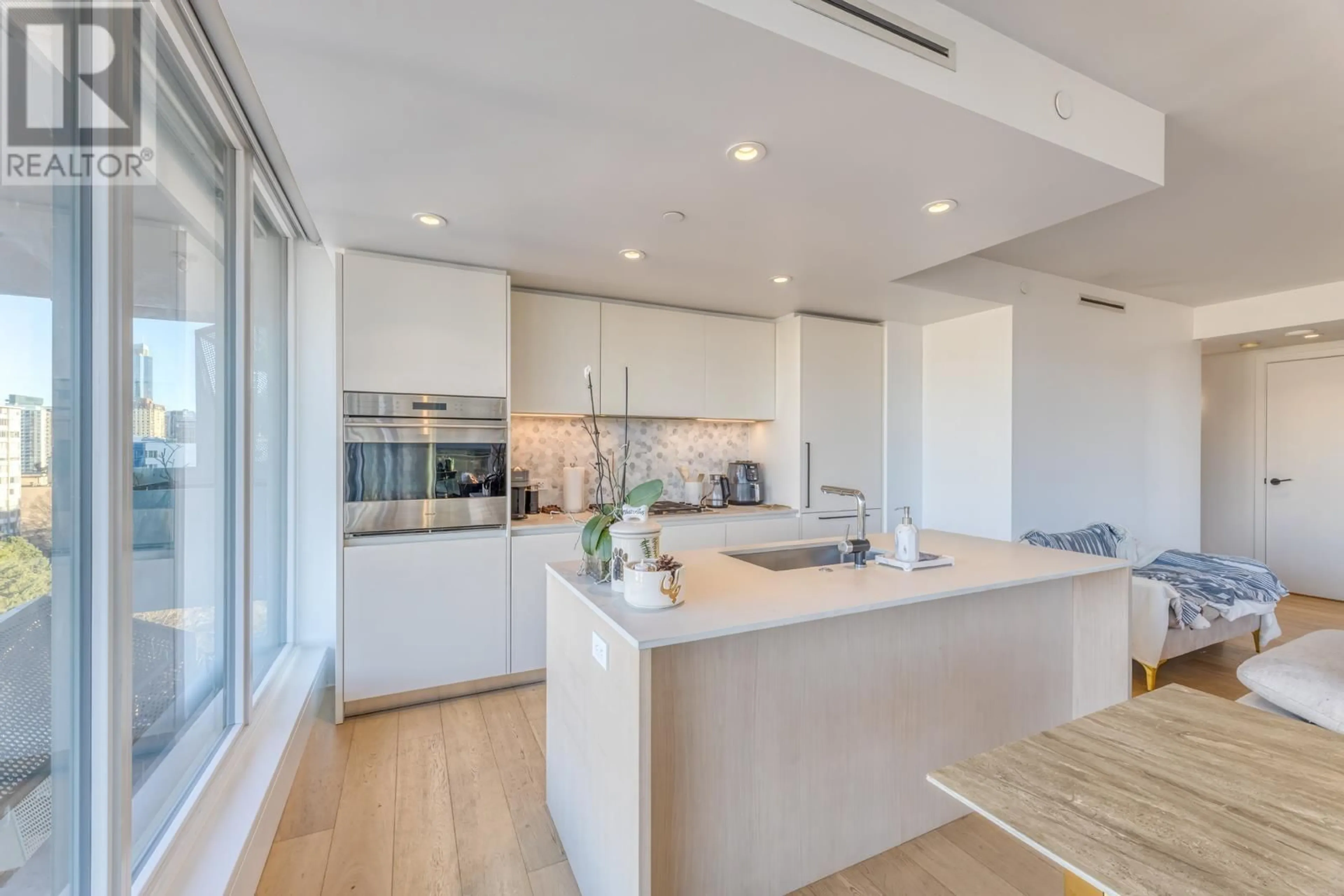 Open concept kitchen, unknown for 1401 - 1365 DAVIE STREET, Vancouver British Columbia V6E1N5