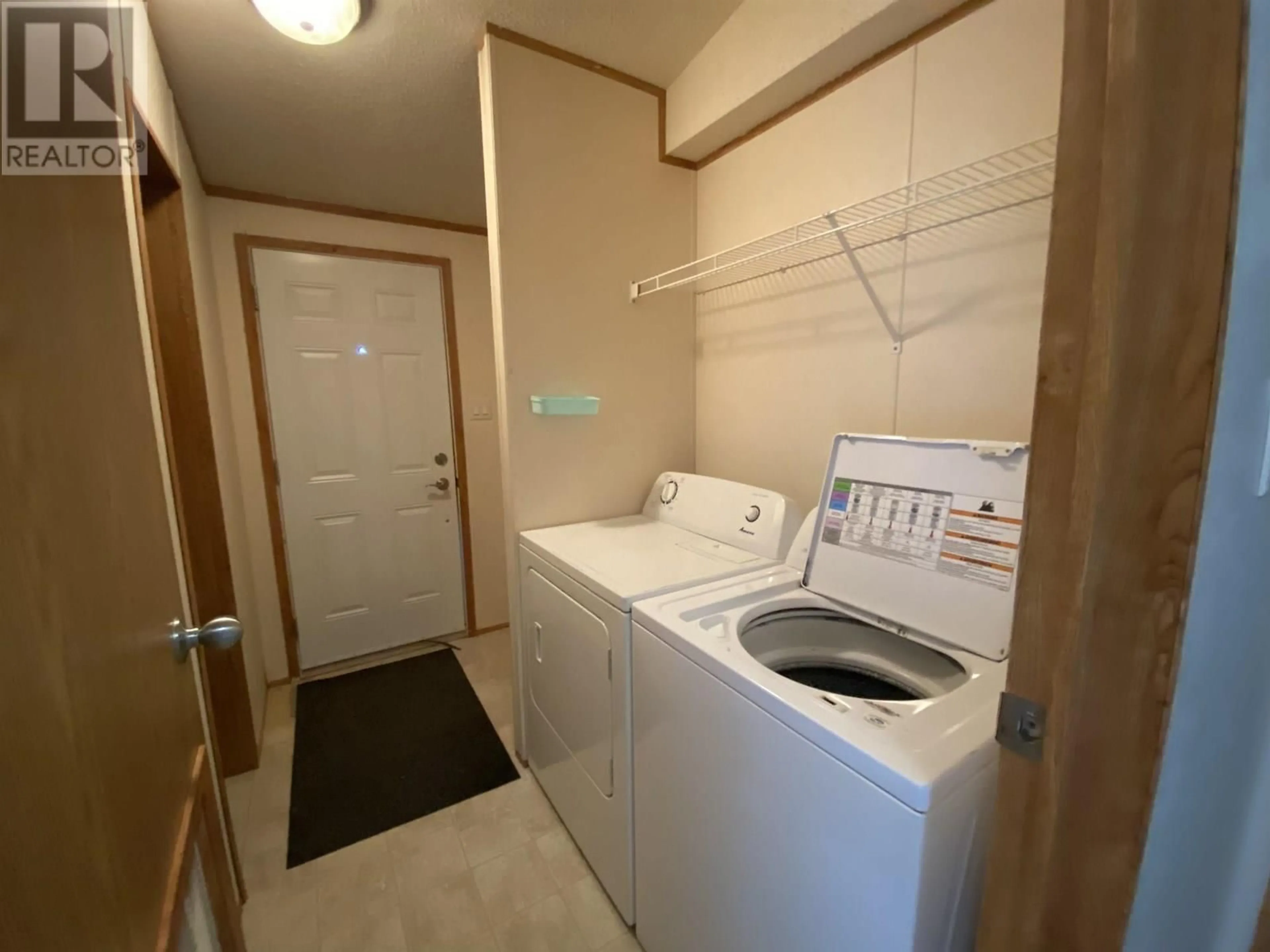Laundry room for 10704 LEARMONTH STREET, Hudsons Hope British Columbia V0C1V0