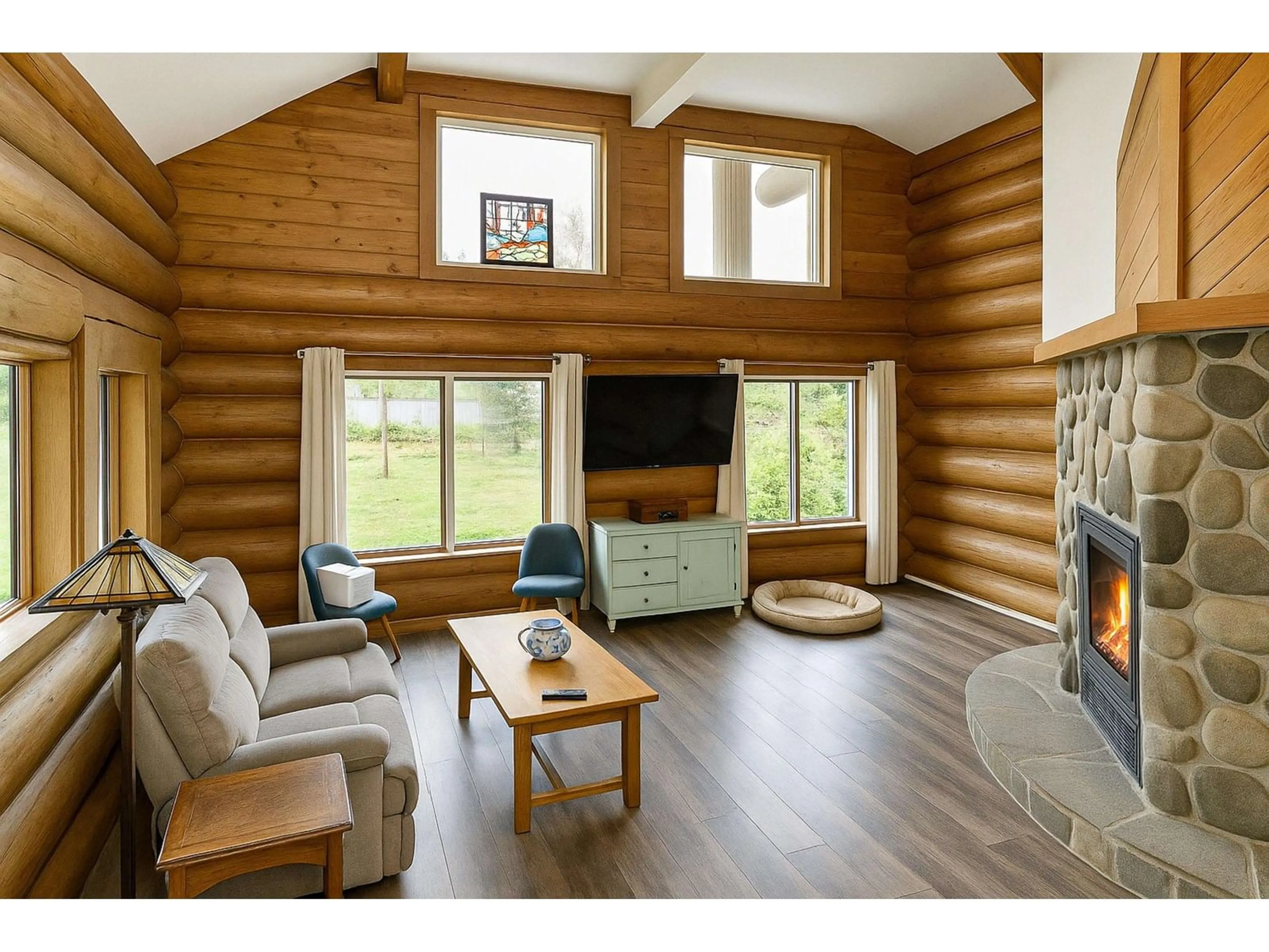 Living room with furniture, wood/laminate floor for 33153 SMITH, Mission British Columbia V4S1L6