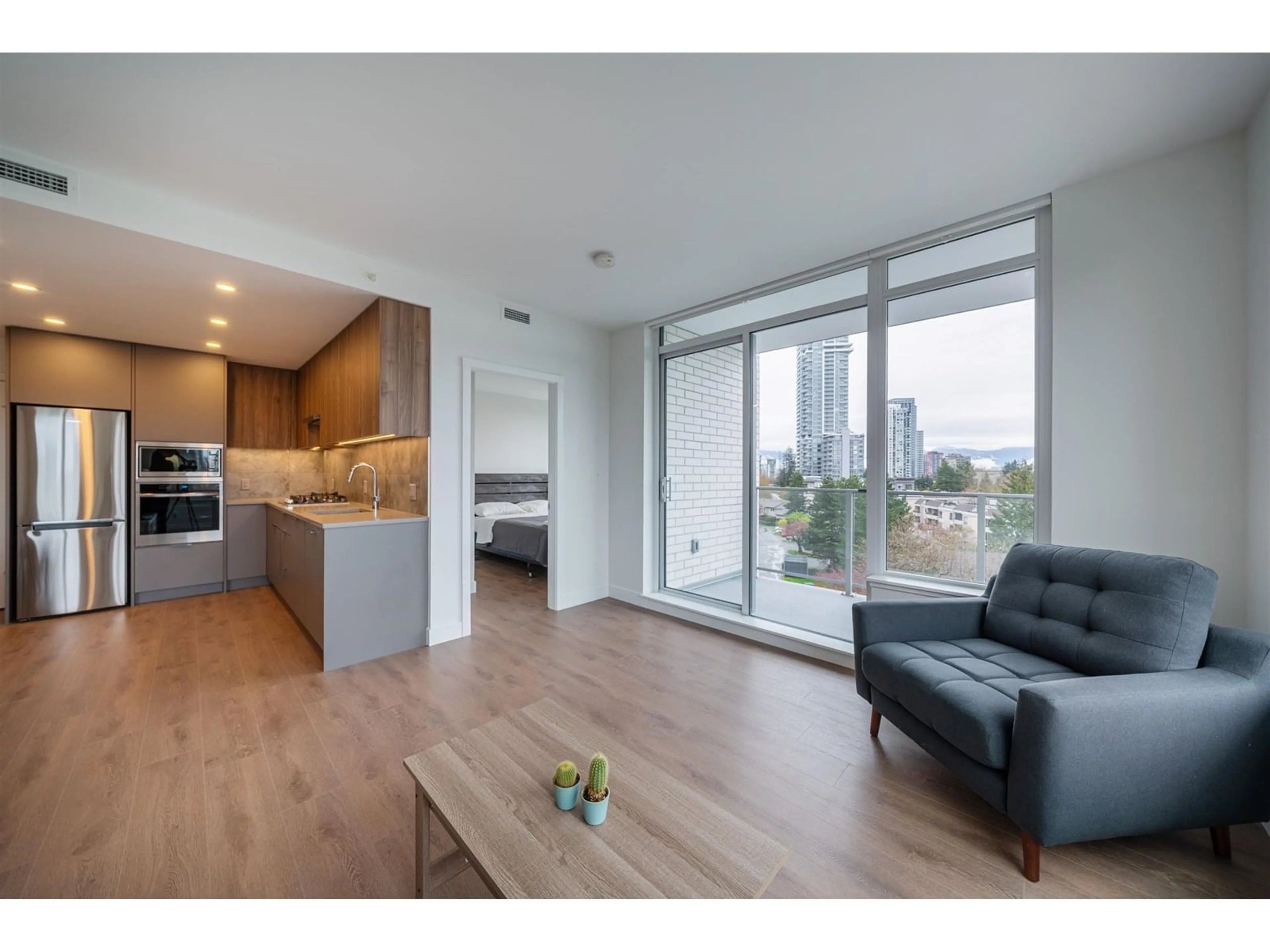 Unknown for 402 - 13359 OLD YALE, Surrey British Columbia V3T0S4