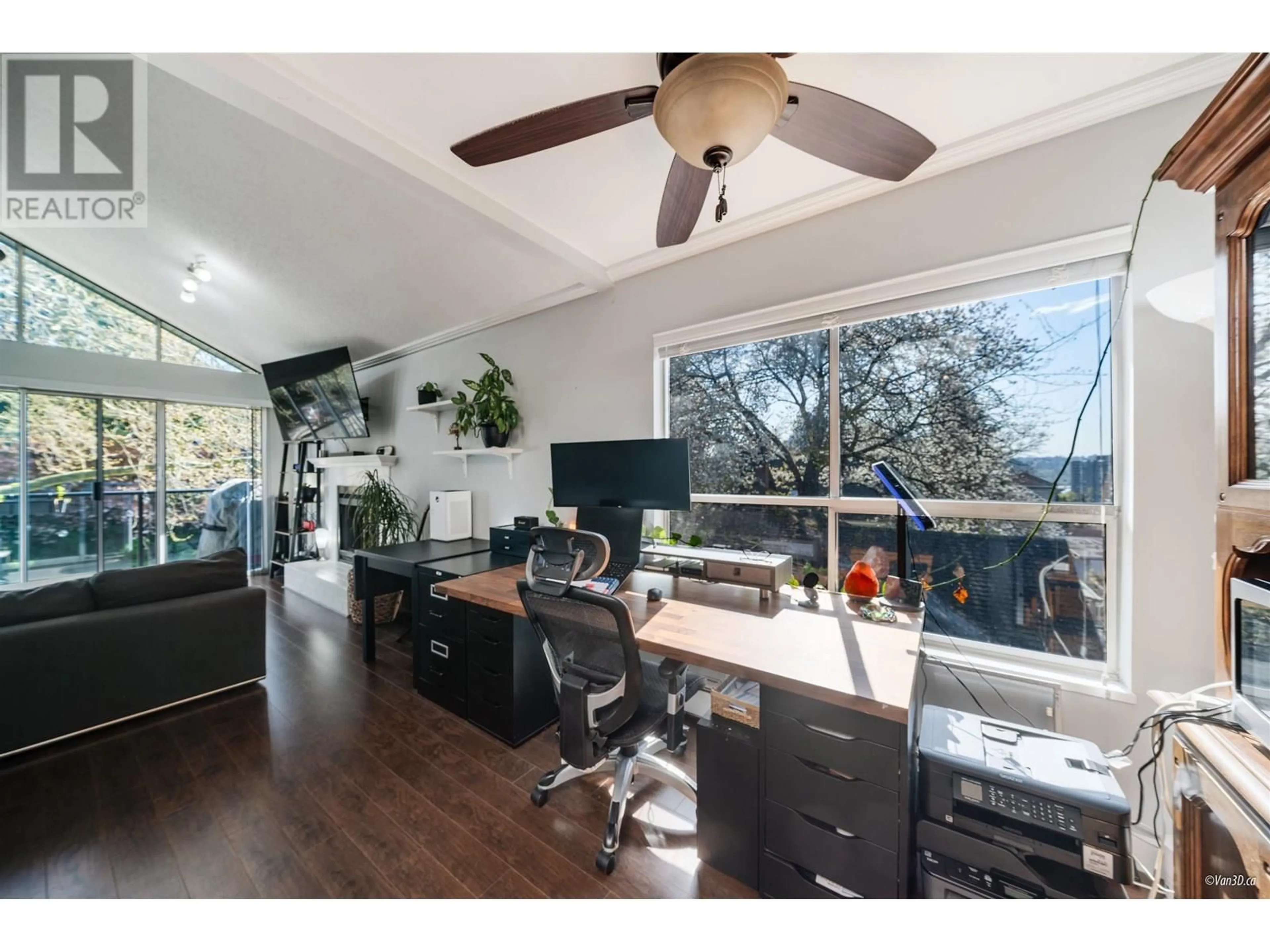 Open concept kitchen, wood/laminate floor for 313 - 230 MOWAT STREET, New Westminster British Columbia V3M4B2