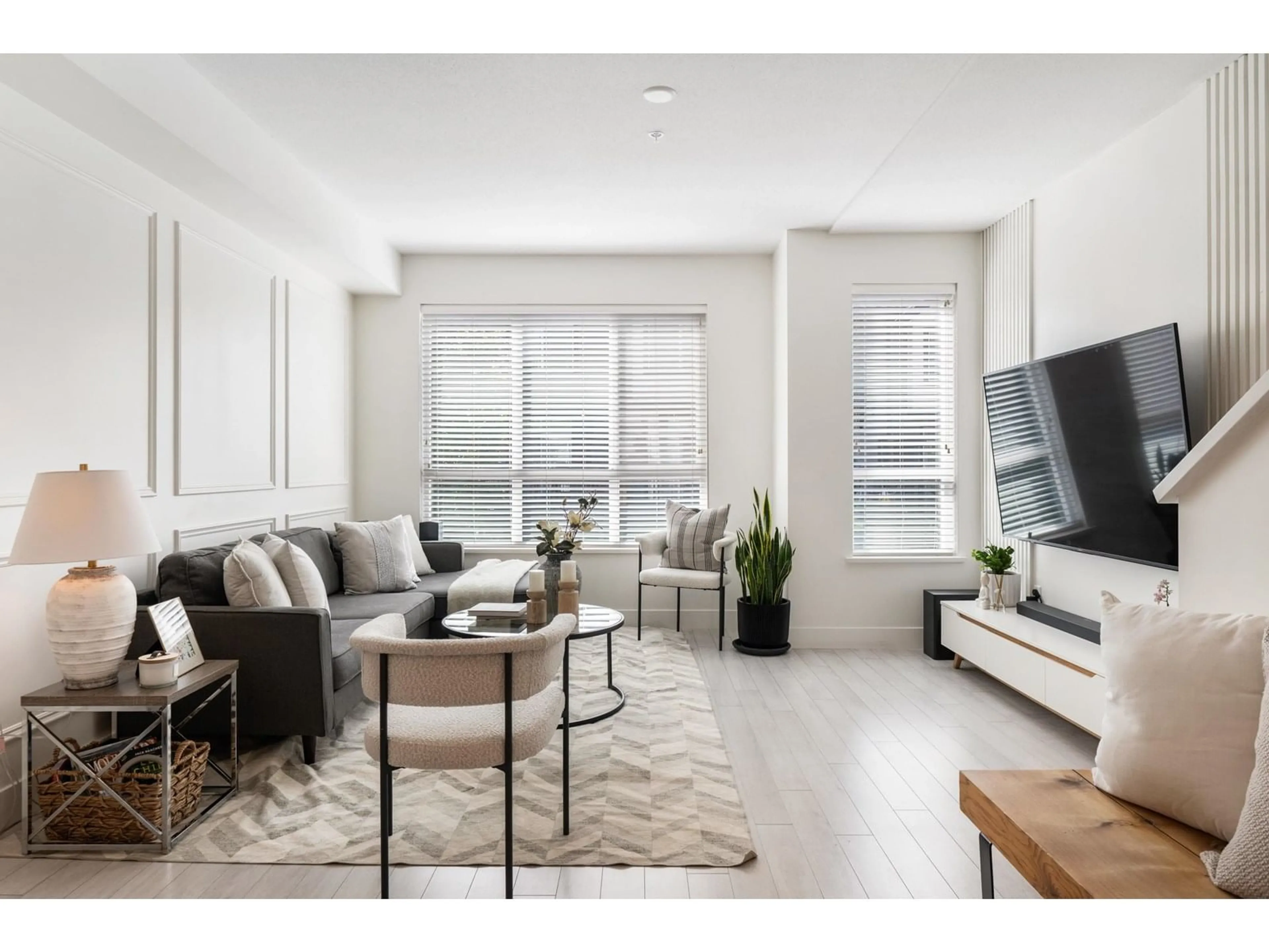 Living room with furniture, unknown for 89 - 8570 204, Langley British Columbia V2Y0T9