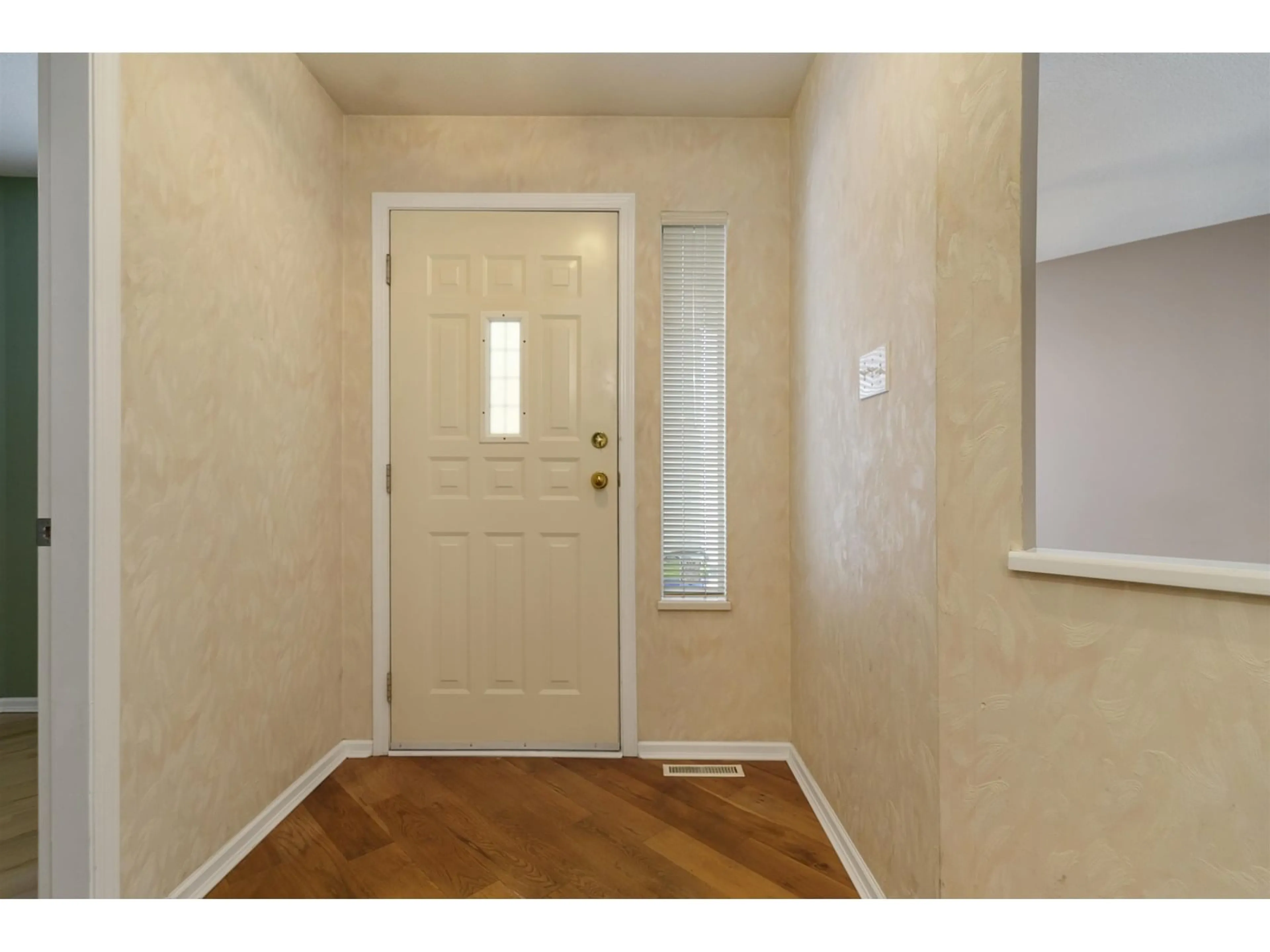 Indoor entryway for 56 - 19649 53, Langley British Columbia V3A8C5