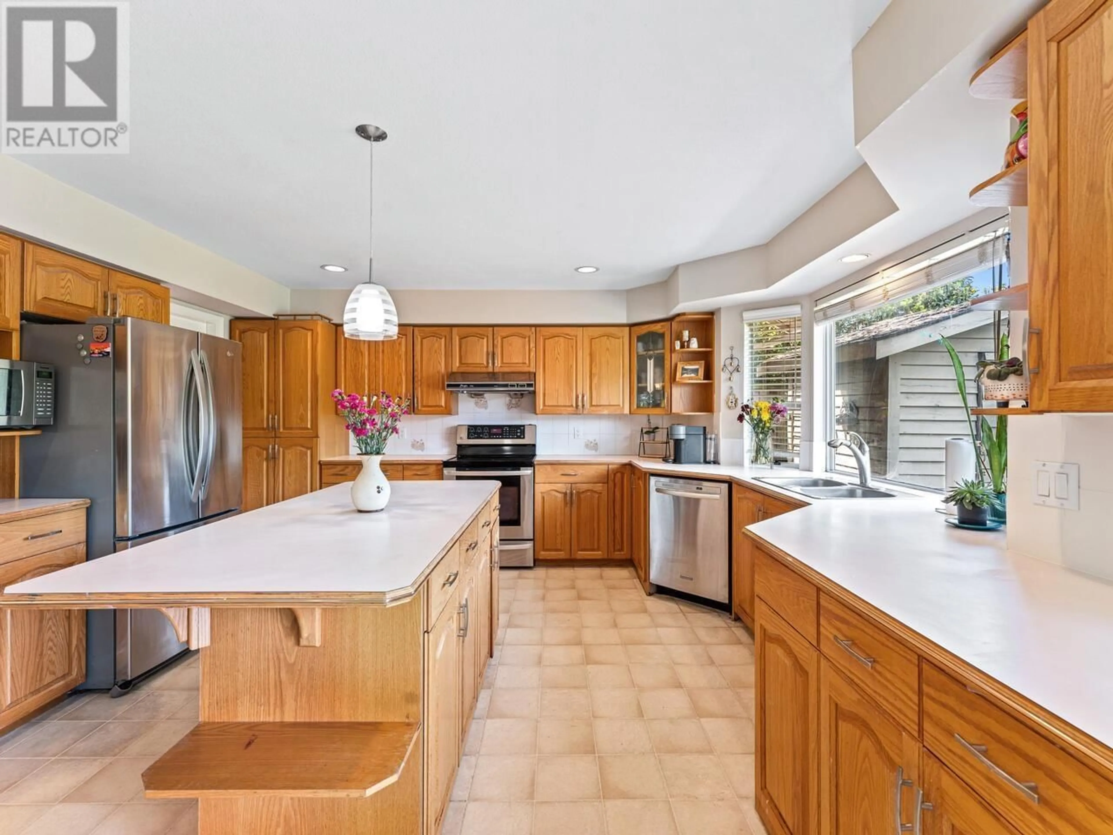 Open concept kitchen, ceramic/tile floor for 5171 BRUNSWICK DRIVE, Richmond British Columbia V7E6J2