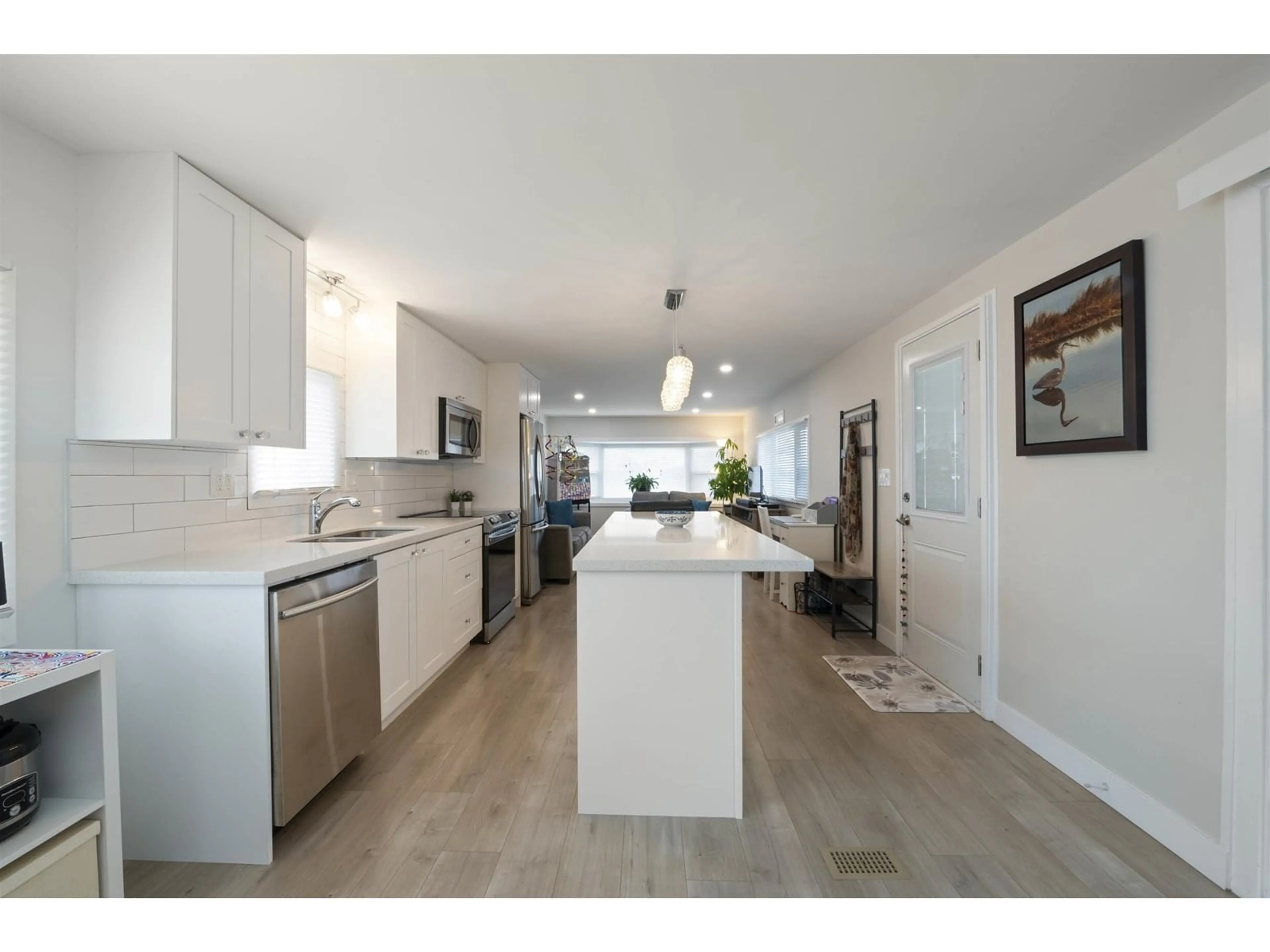 Open concept kitchen, ceramic/tile floor for 181 - 1840 160, Surrey British Columbia V4A4X4