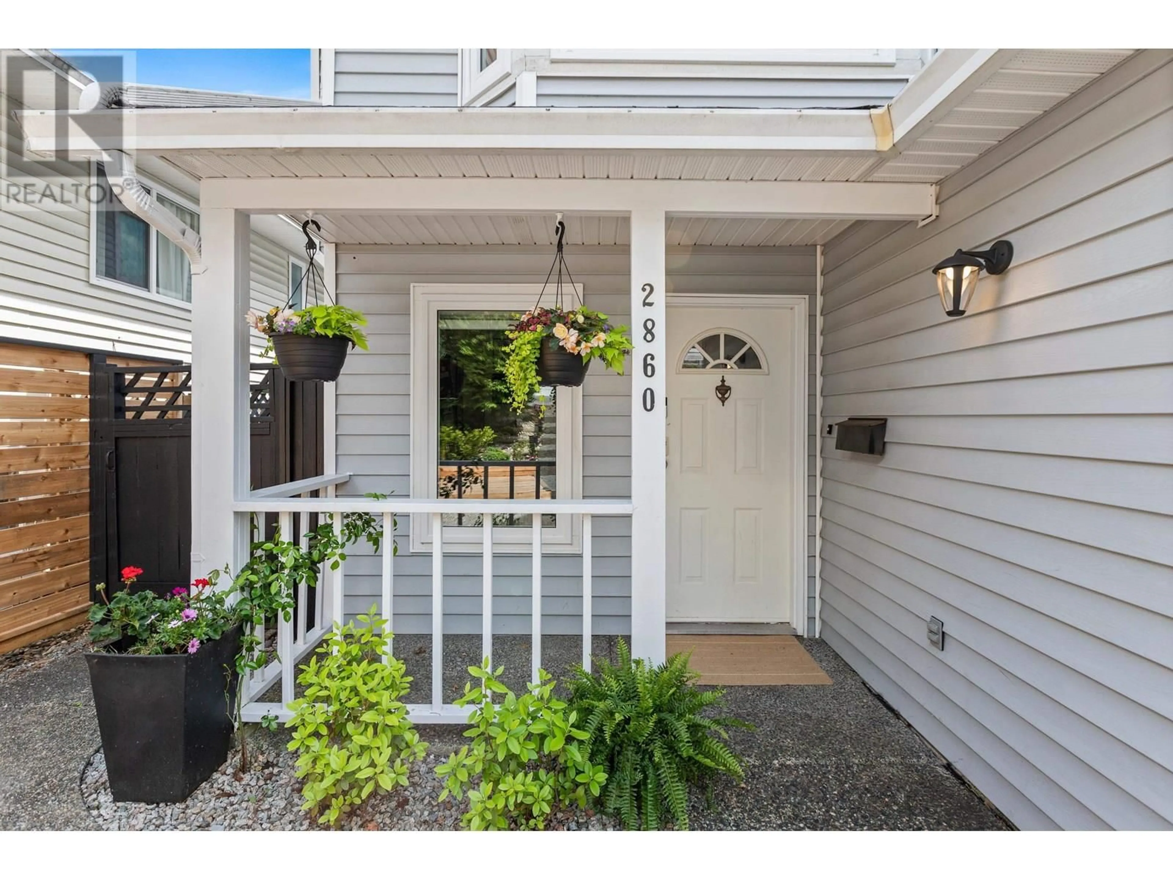 Indoor entryway for 2860 BANBURY AVENUE, Coquitlam British Columbia V3B5H2