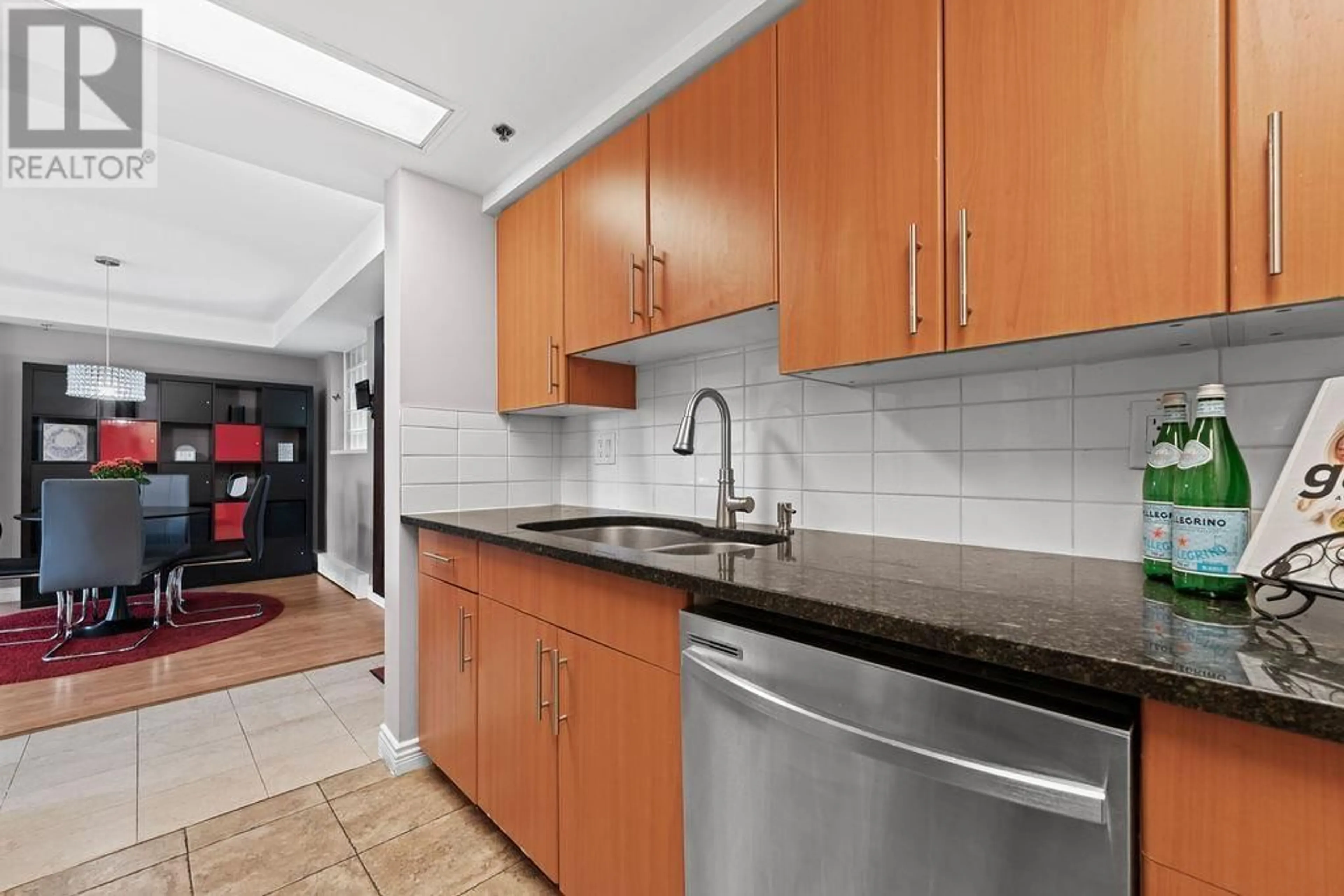 Standard kitchen, ceramic/tile floor for 205 - 212 DAVIE STREET, Vancouver British Columbia V6B5Z4