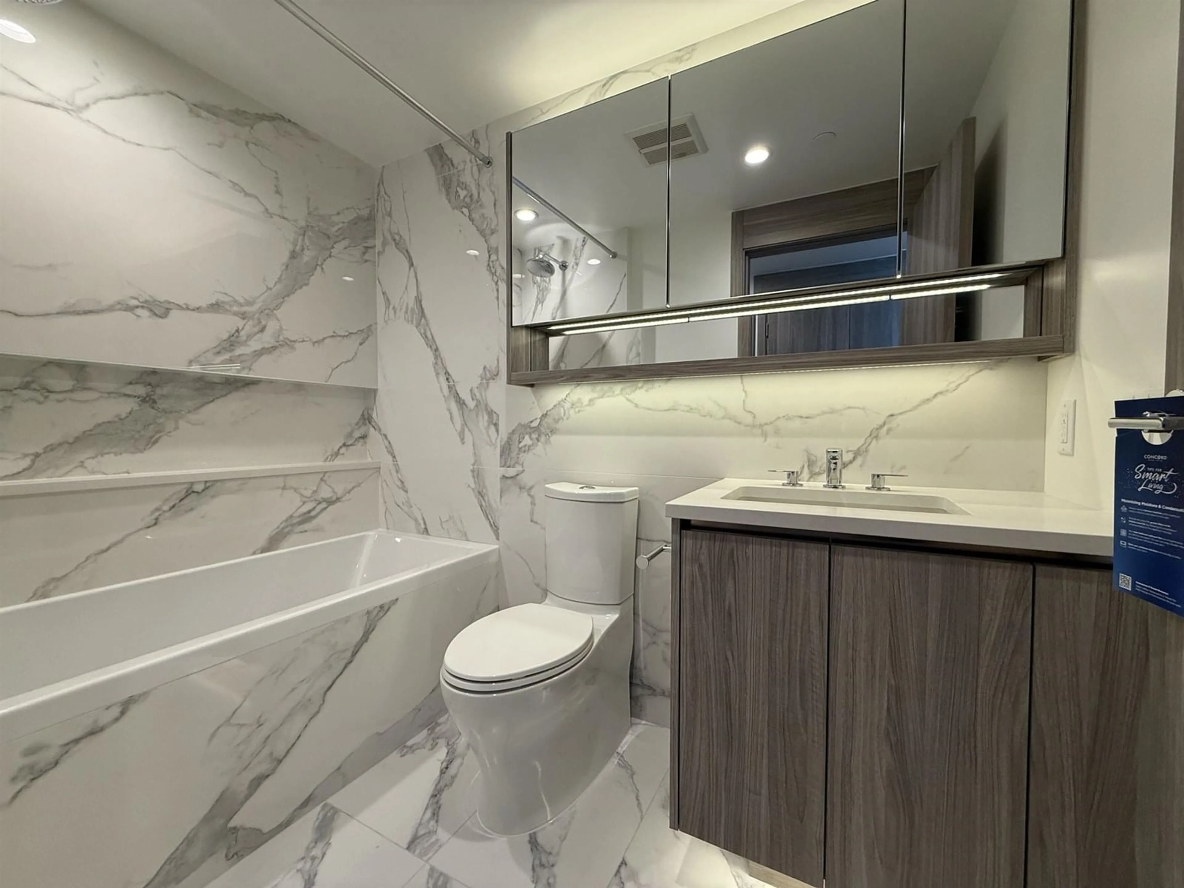 Contemporary bathroom, ceramic/tile floor for 1610 - 13768 100TH, Surrey British Columbia V3T0V2