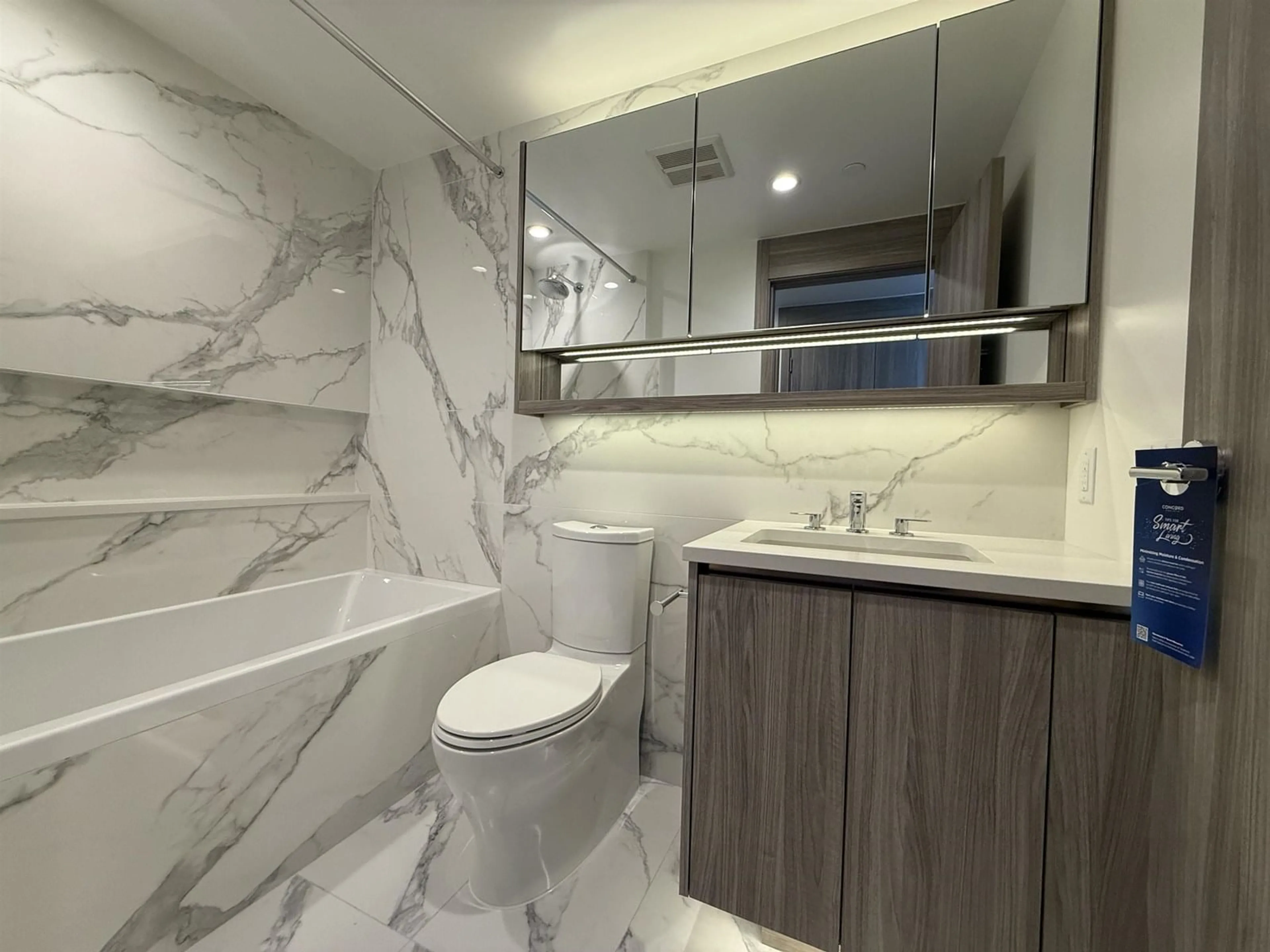Contemporary bathroom, ceramic/tile floor for 1610 - 13768 100TH, Surrey British Columbia V3T0V2