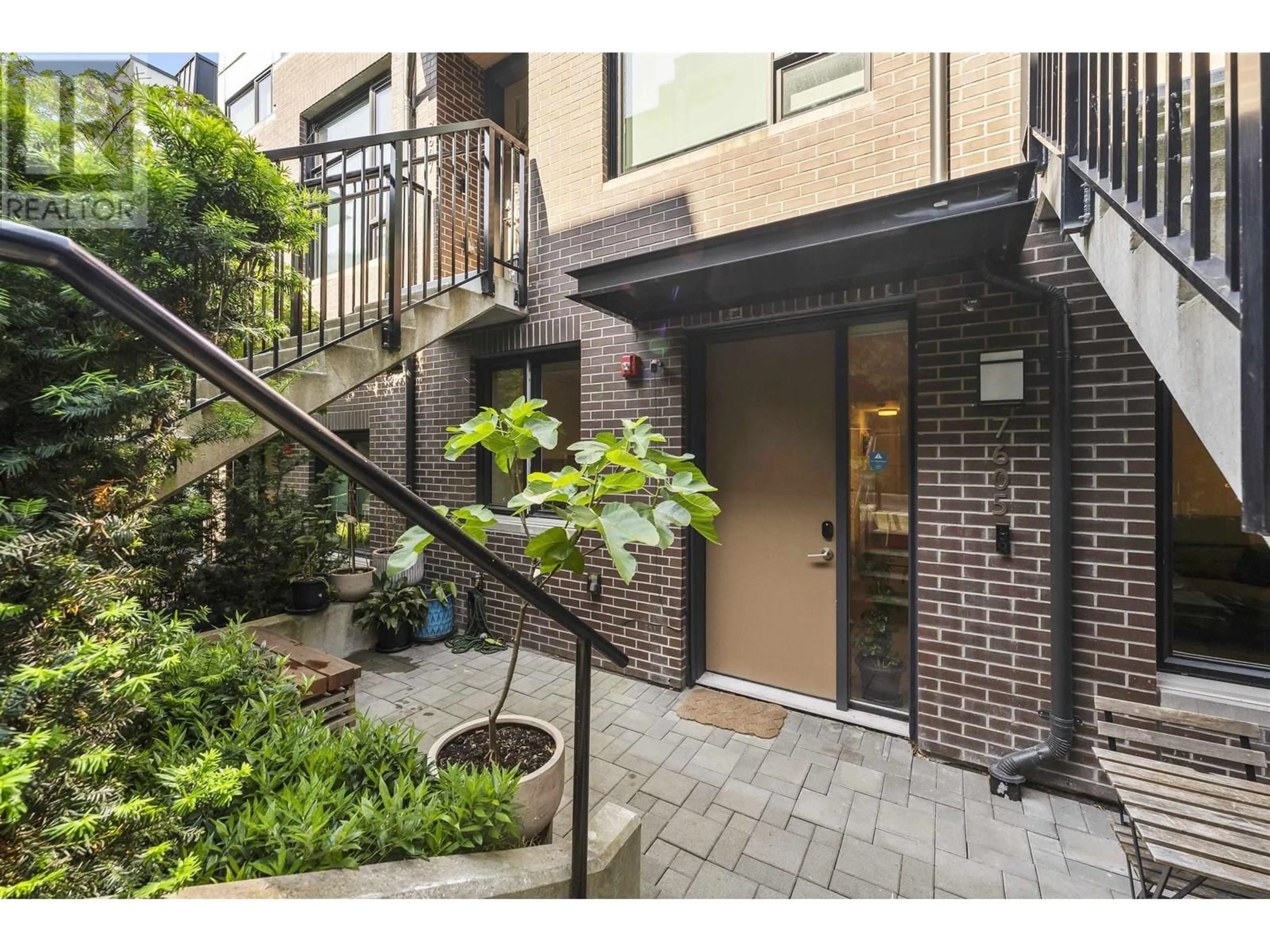 Unknown for 7605 YUKON STREET, Vancouver British Columbia V5X2Y4