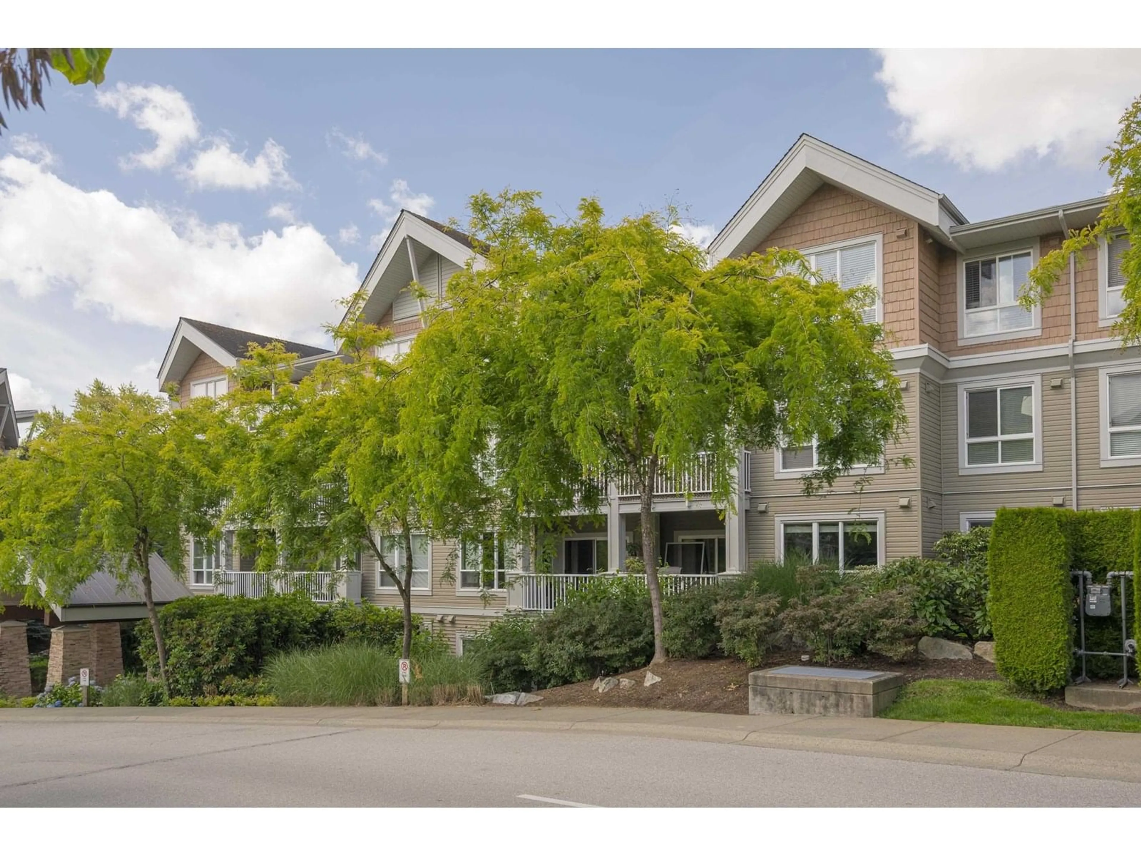 Unknown for 409 - 6420 194, Surrey British Columbia V4N6J7