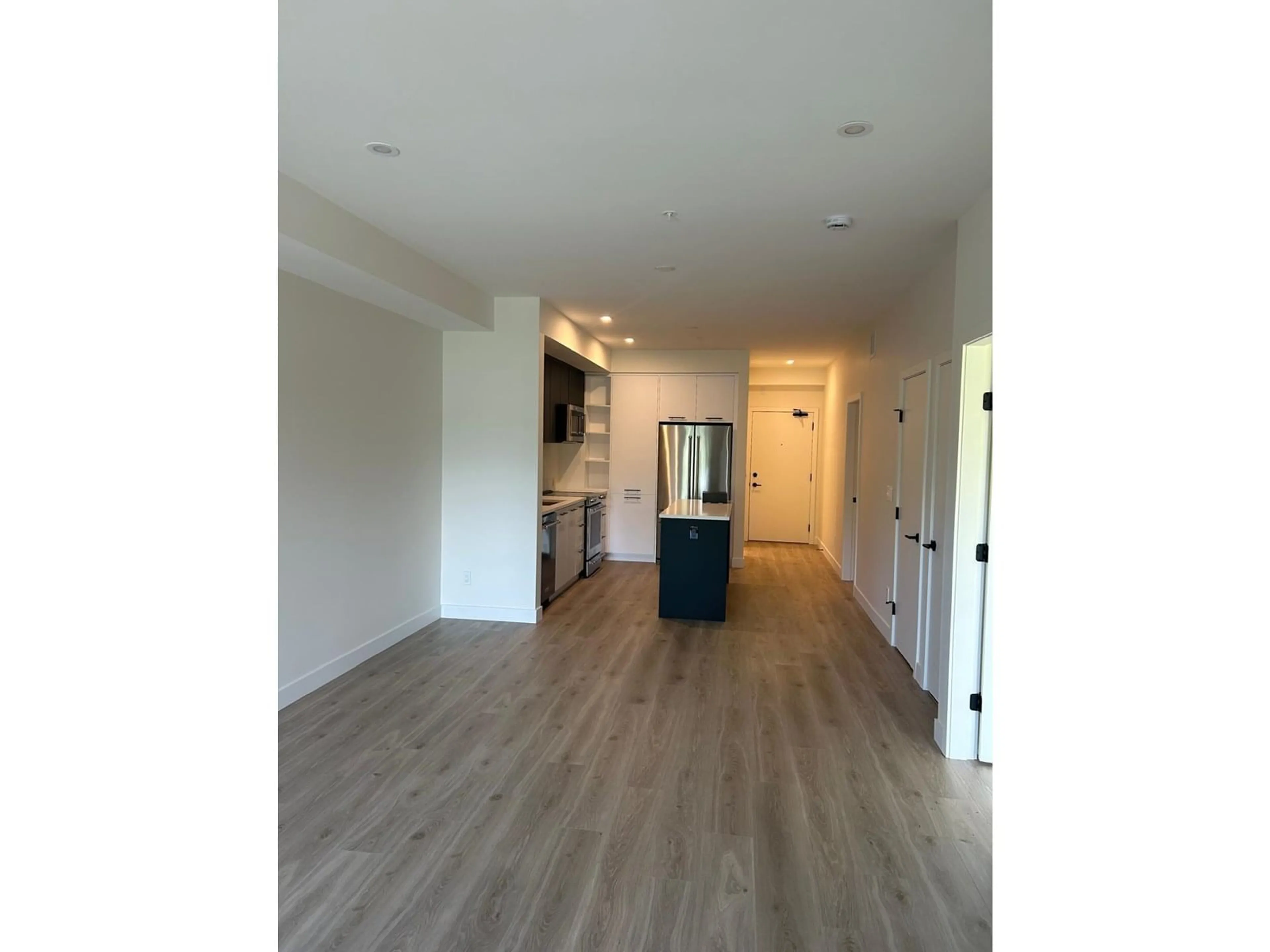 A pic of a room for 335 - 2635 KING GEORGE, Surrey British Columbia V4P0H7