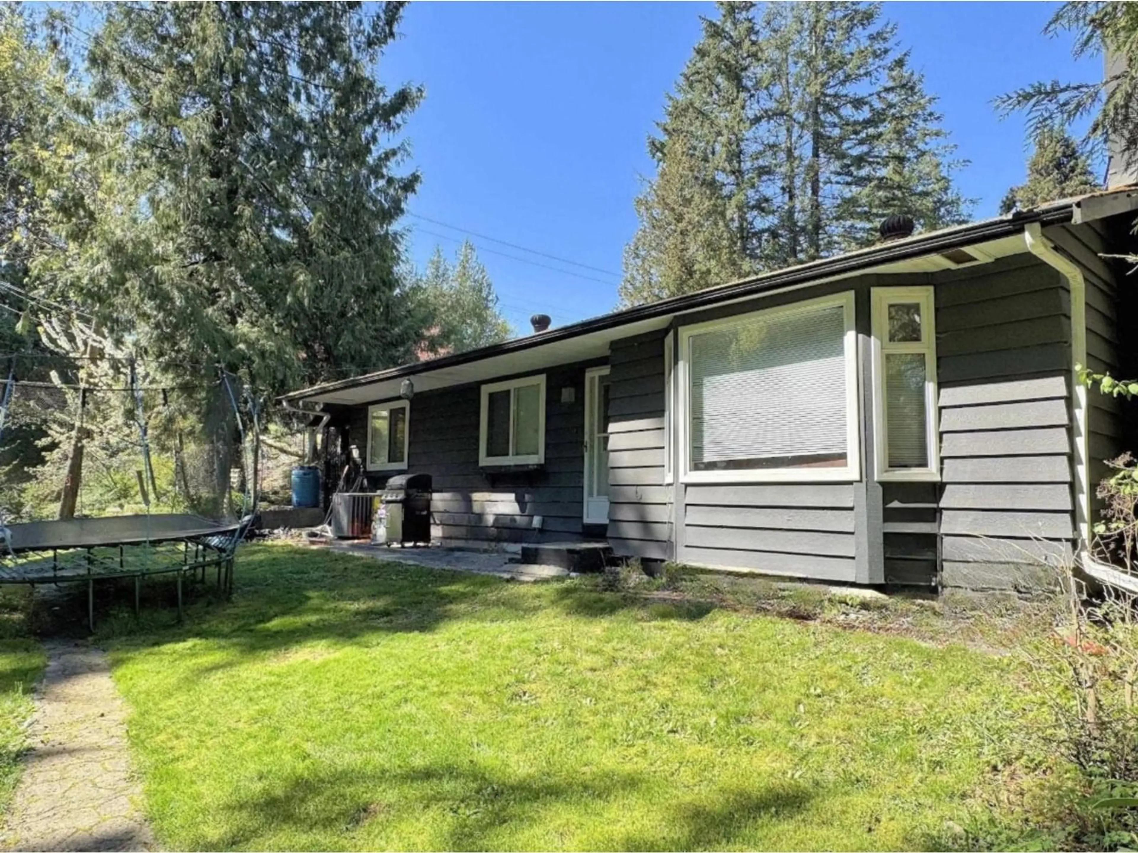 Home with vinyl exterior material, street for 3890 200, Langley British Columbia V3A1K5