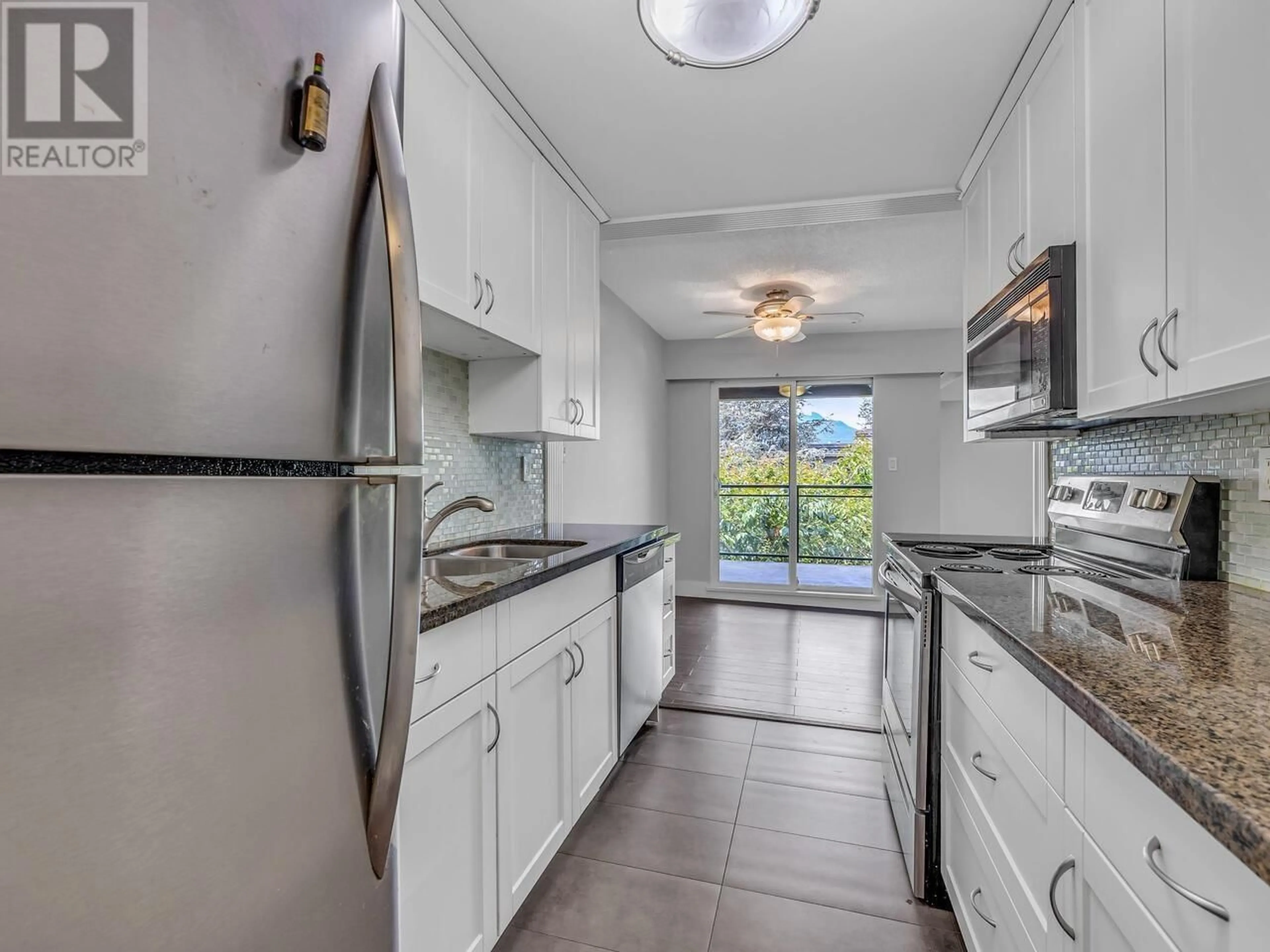 Standard kitchen, ceramic/tile floor for 304 - 2224 ETON STREET, Vancouver British Columbia V5L1C8
