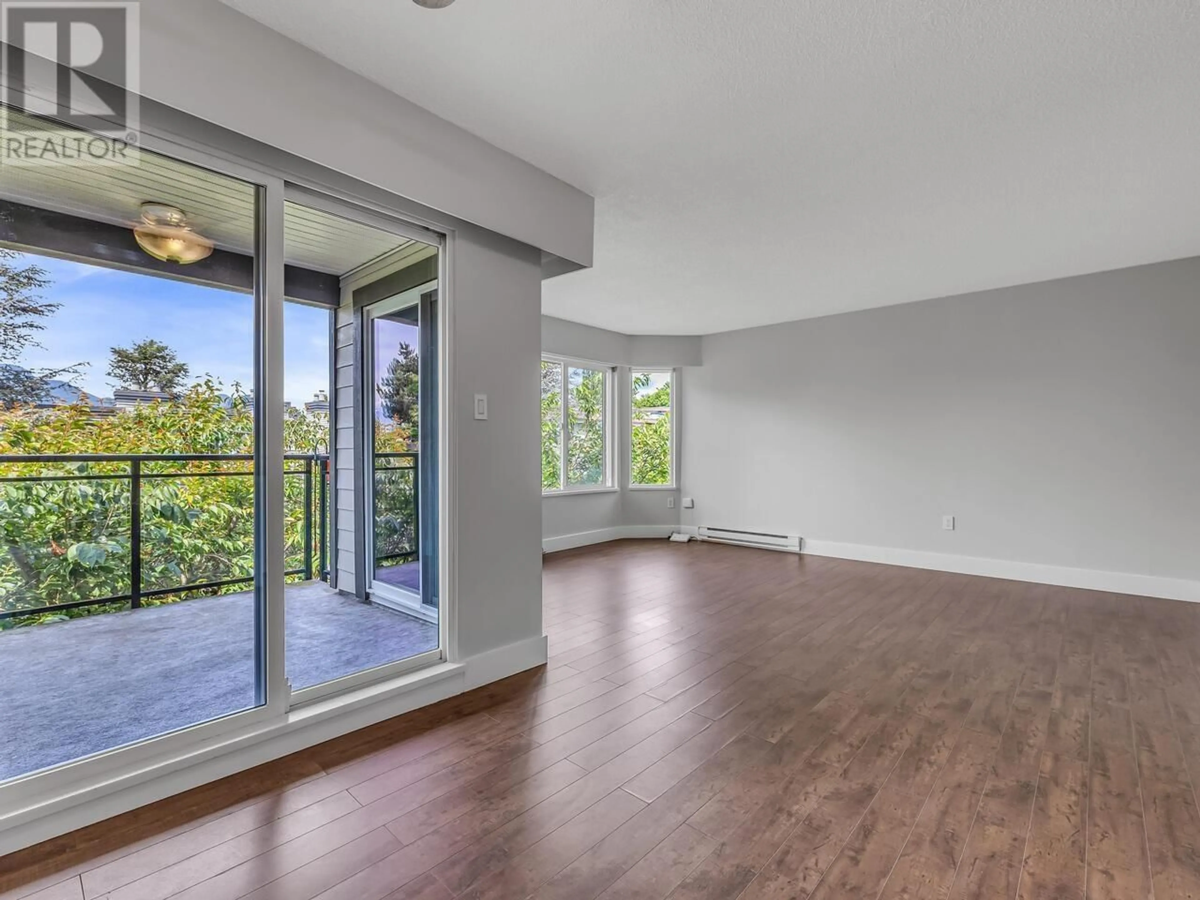 Unknown for 304 - 2224 ETON STREET, Vancouver British Columbia V5L1C8