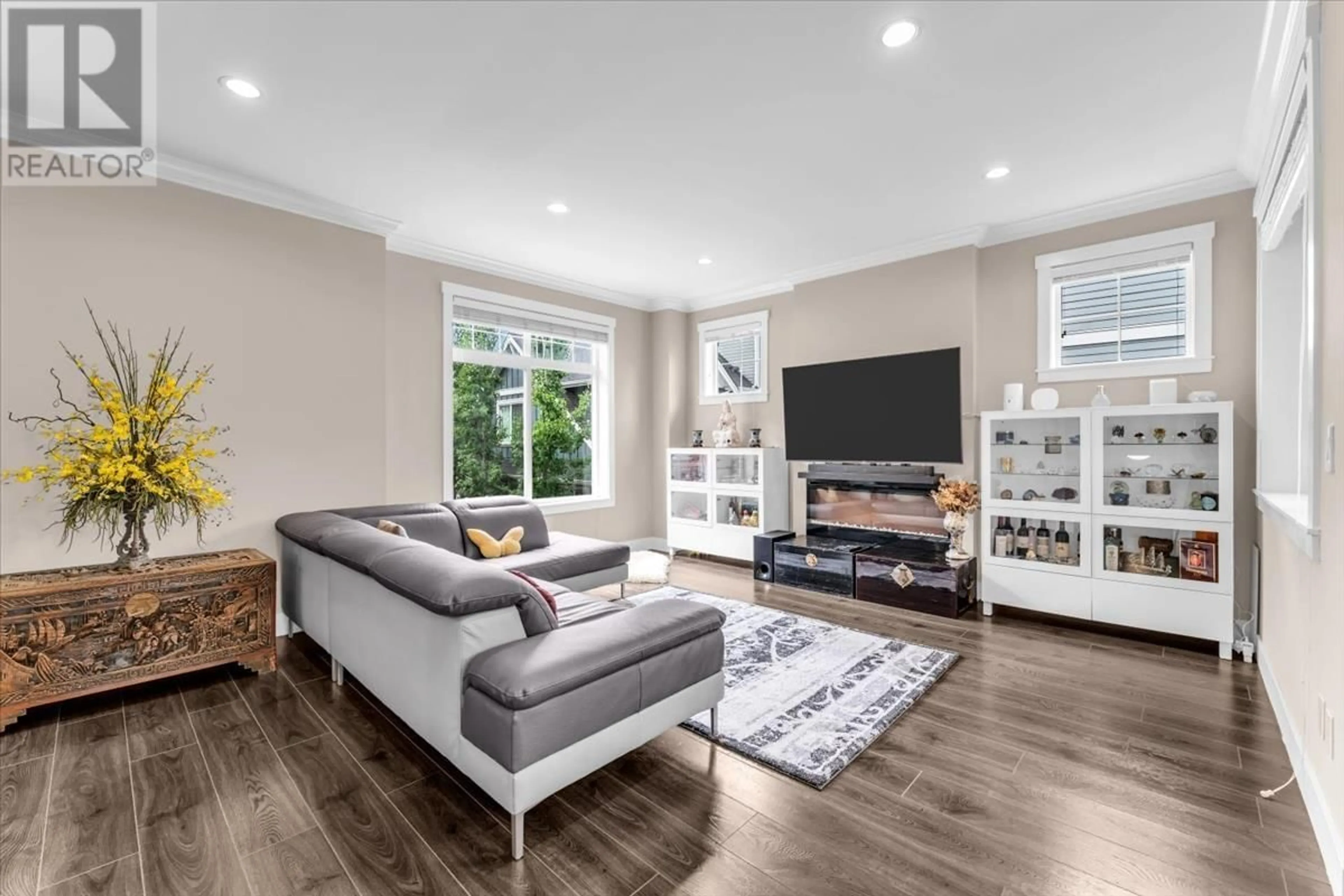 Living room with furniture, unknown for 8 - 9733 BLUNDELL ROAD, Richmond British Columbia V6Y1K8