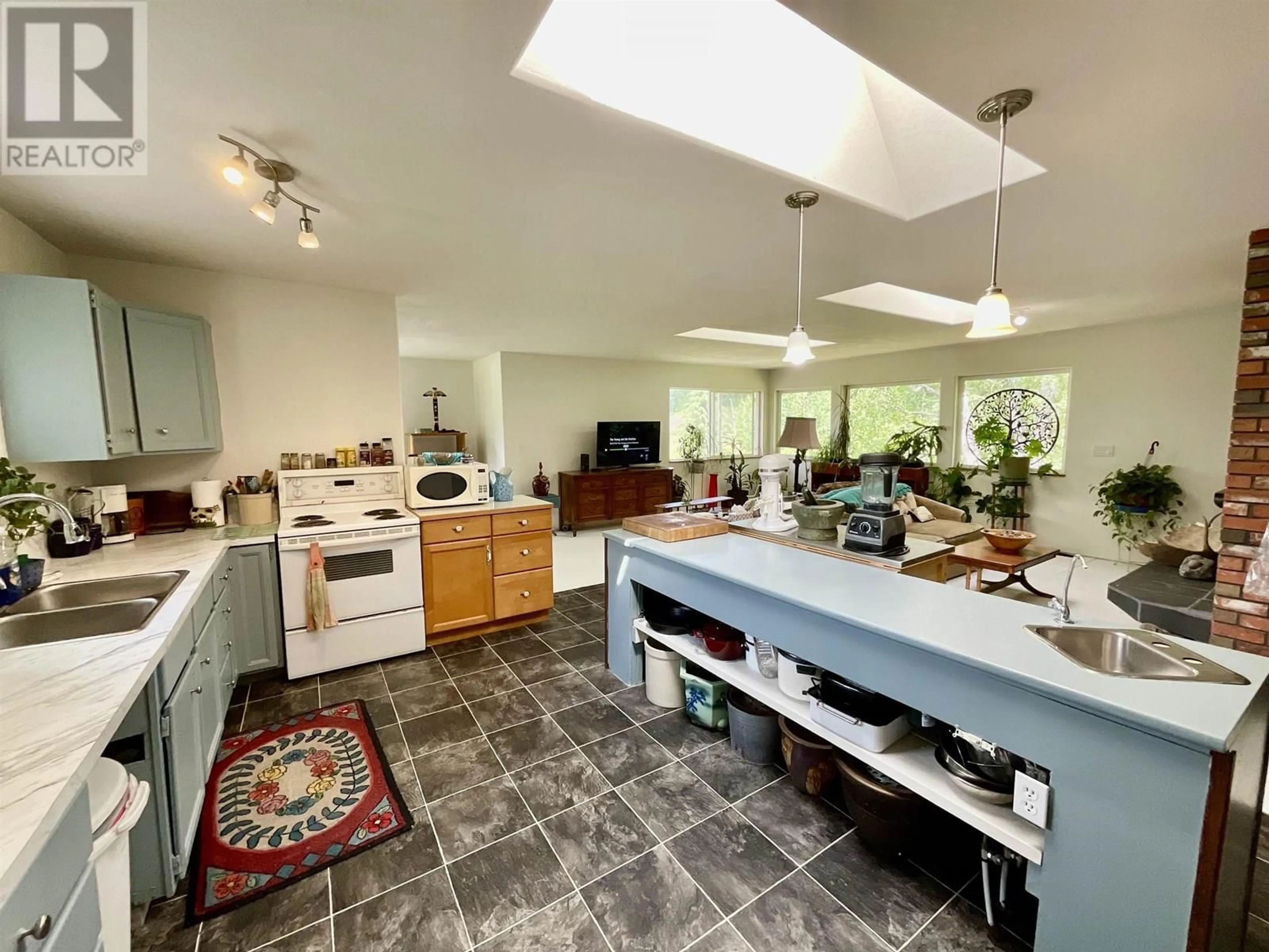 Open concept kitchen, ceramic/tile floor for 2175 SALES ROAD, Quesnel British Columbia V2J6K4