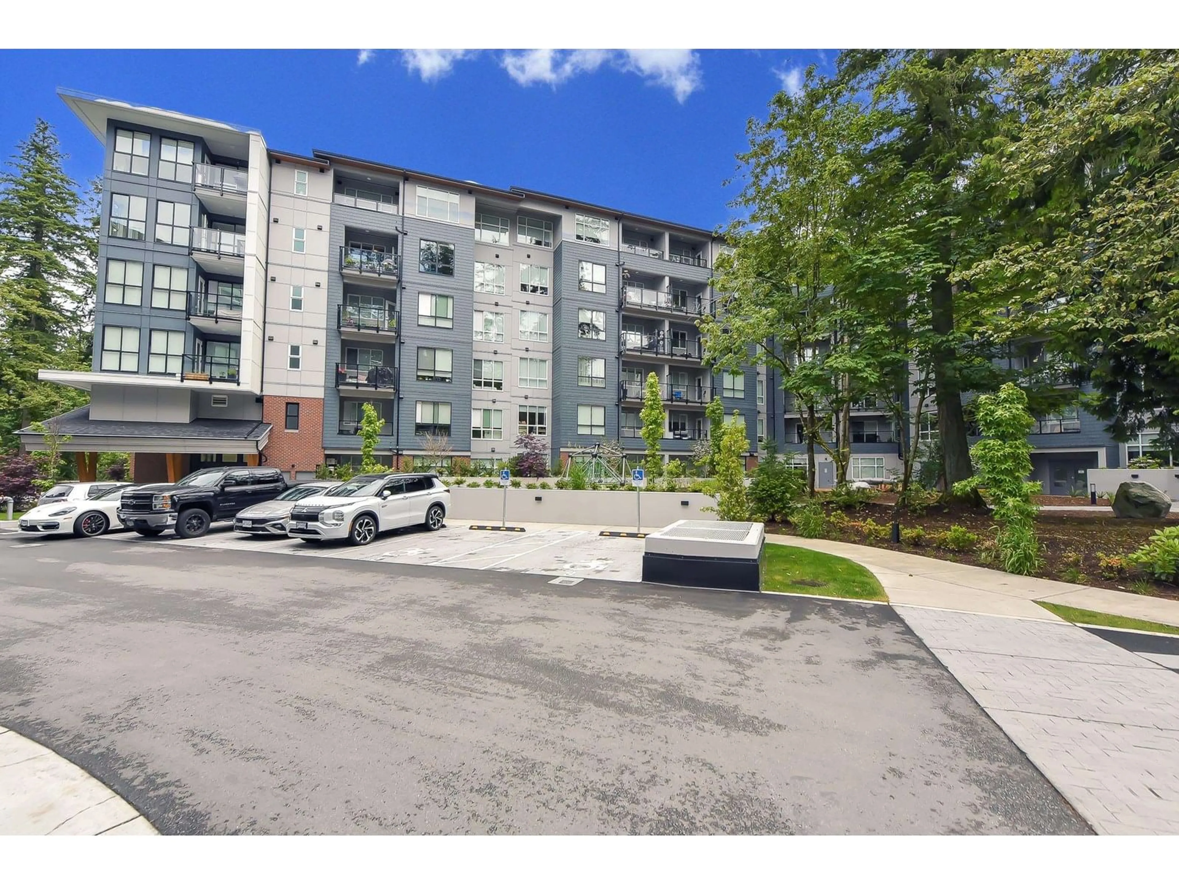 Patio, street for 522 - 3480 146A, Surrey British Columbia V4P0H4