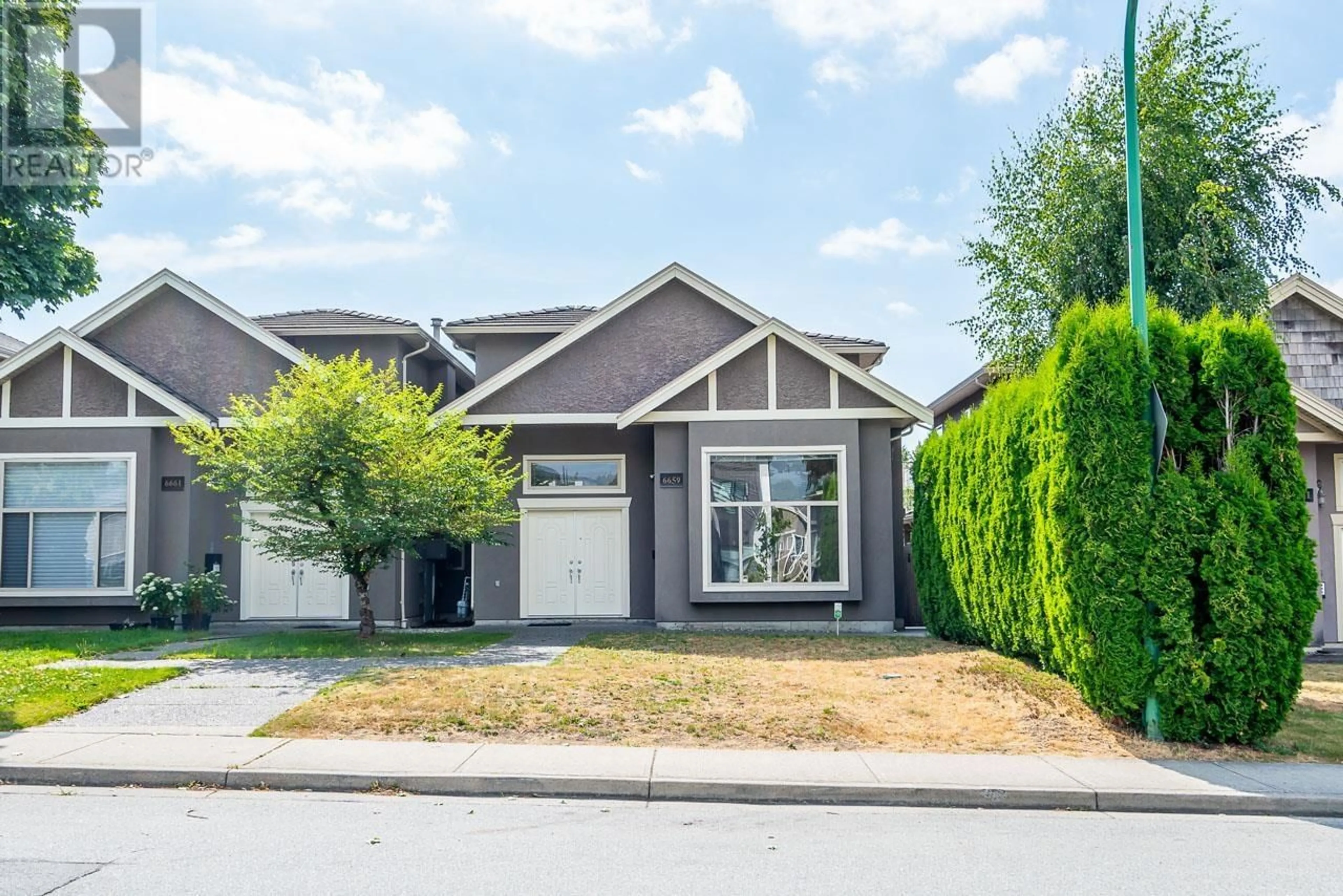 Home with vinyl exterior material, street for 6659 EMPRESS AVENUE, Burnaby British Columbia V5E2S6