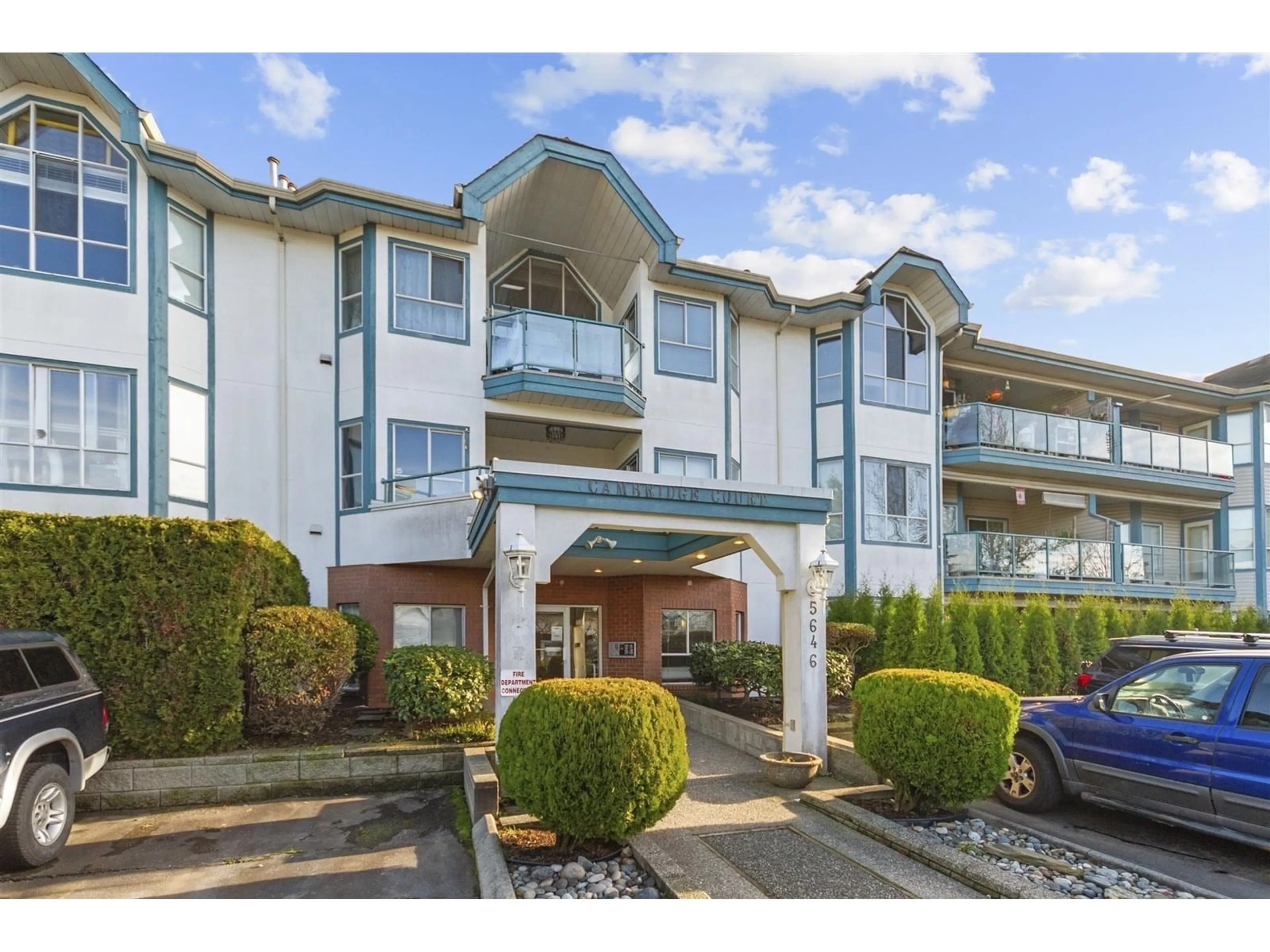 Unknown for 304 - 5646 200, Langley British Columbia V3A1M8