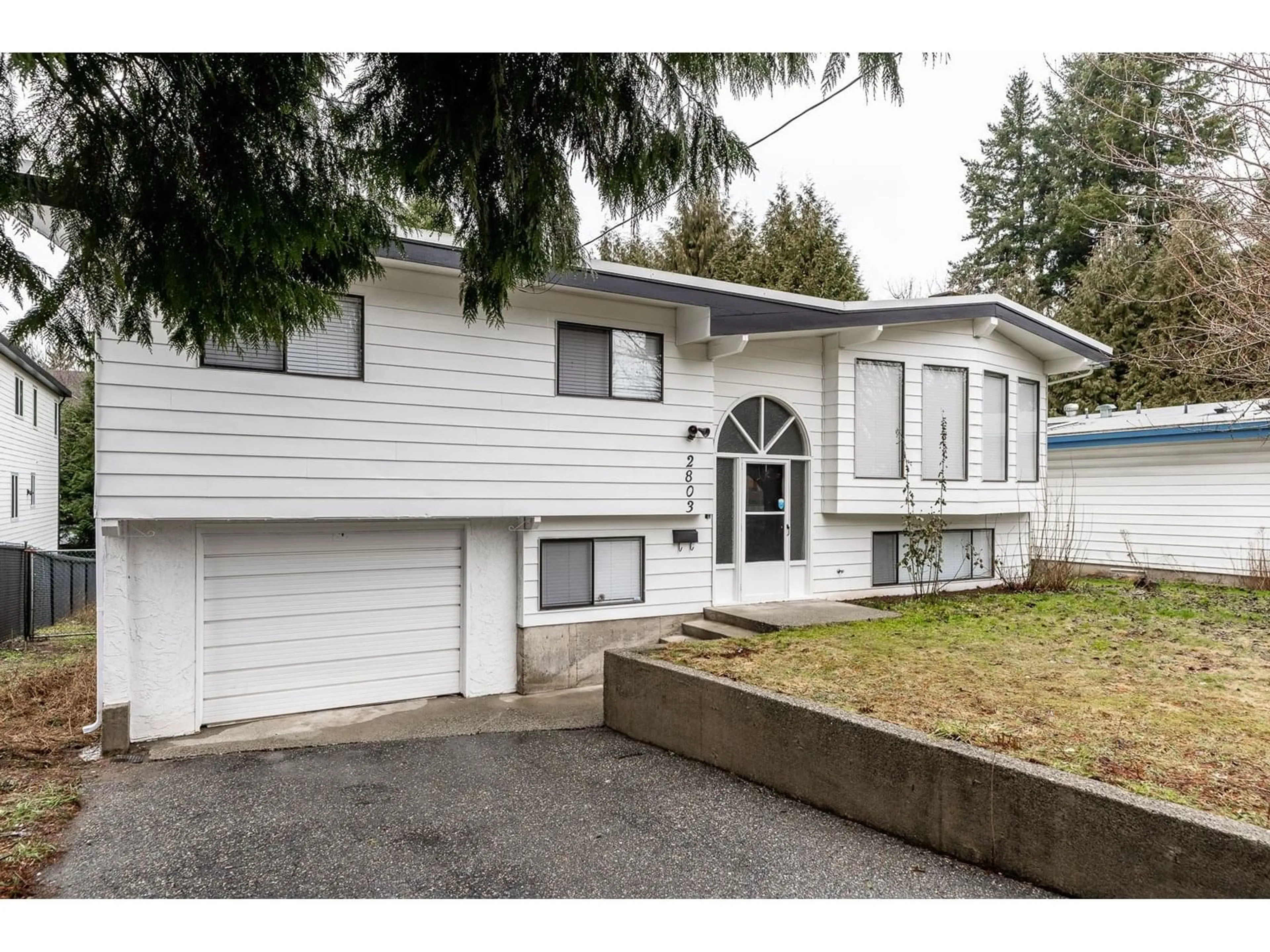 Home with vinyl exterior material, street for 2803 BABICH, Abbotsford British Columbia V2S3K4