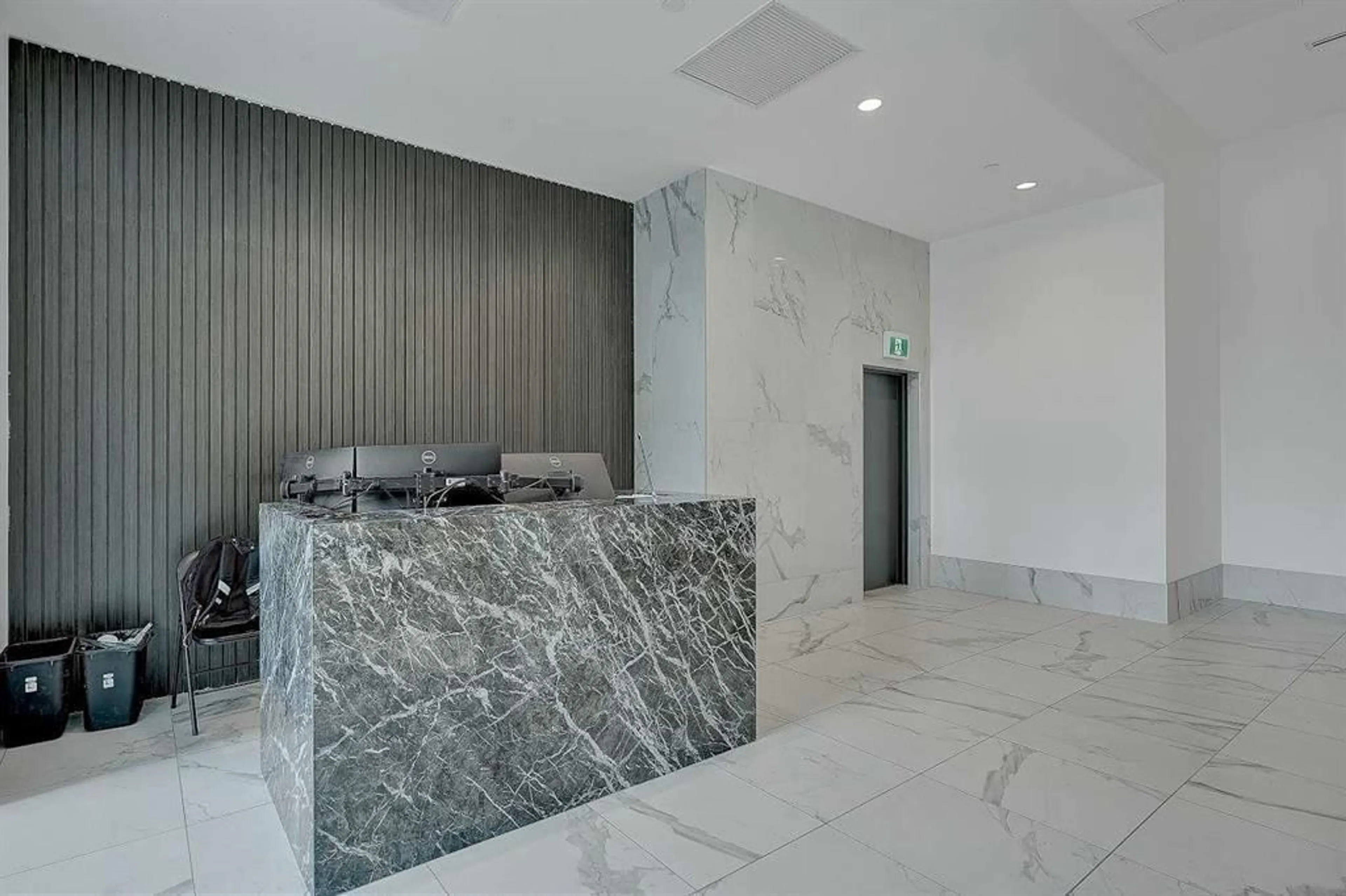 Lobby for 708 - 13350 CENTRAL, Surrey British Columbia V3T0S1