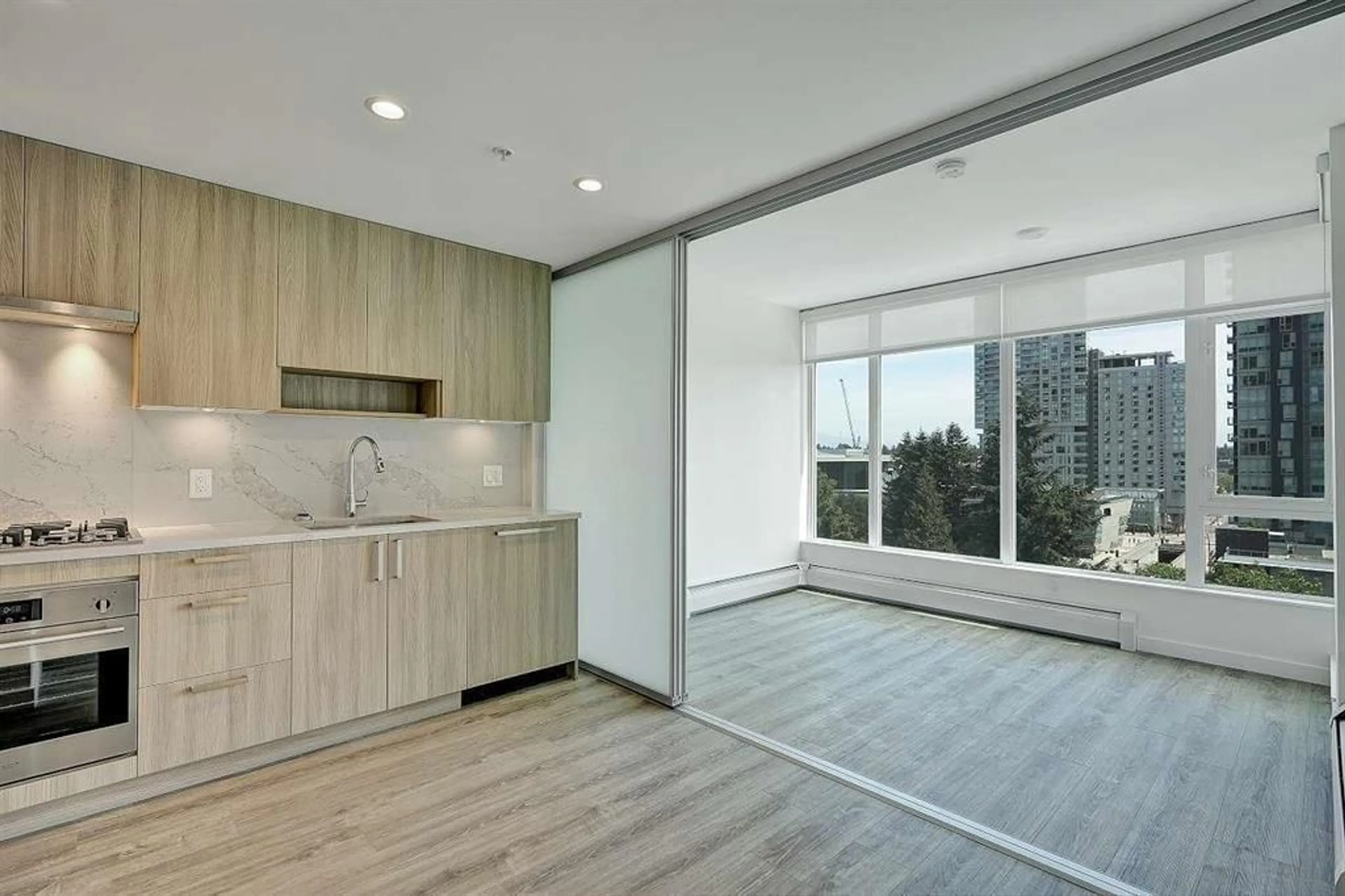 Open concept kitchen, unknown for 708 - 13350 CENTRAL, Surrey British Columbia V3T0S1