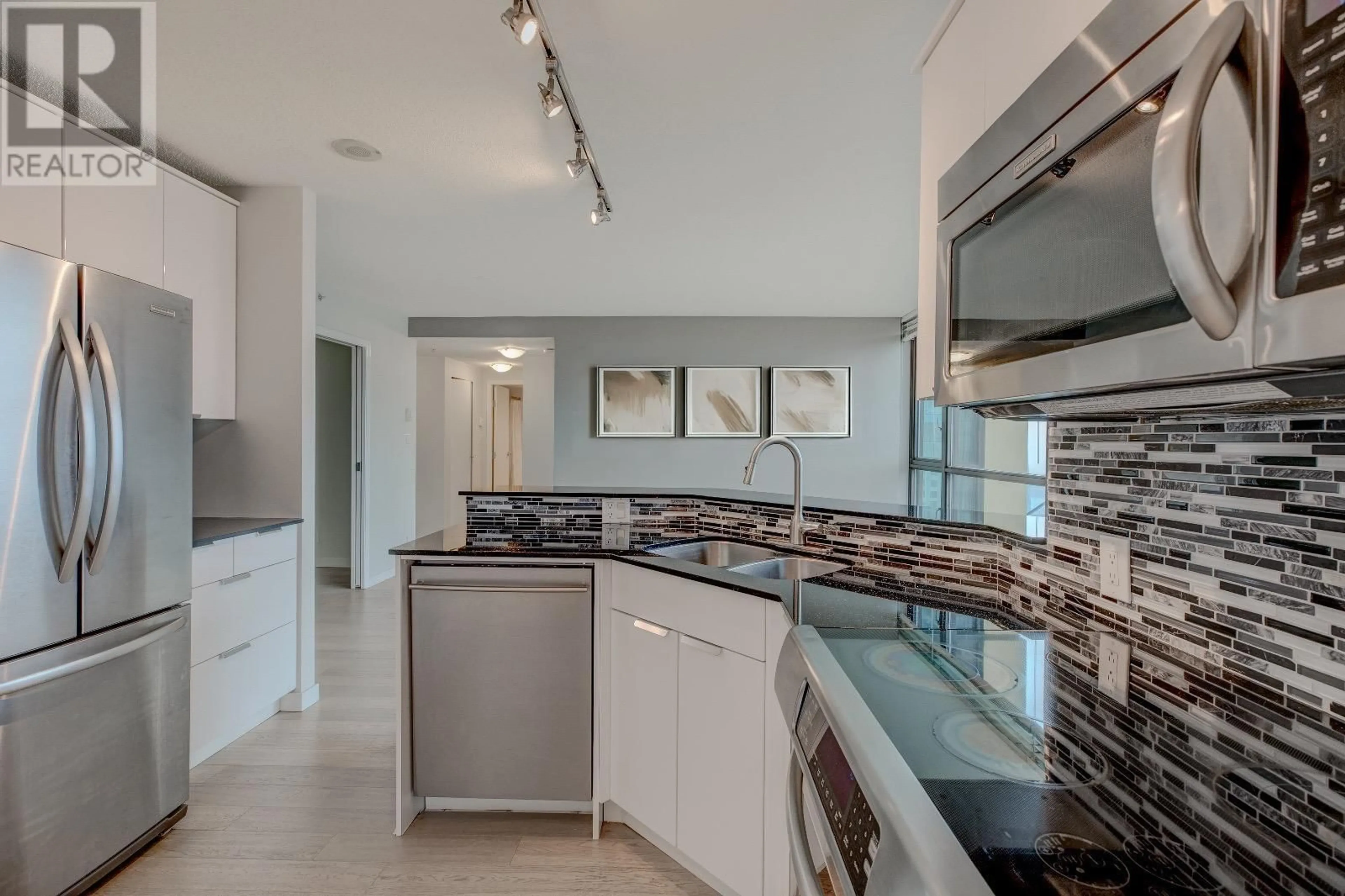 Contemporary kitchen, ceramic/tile floor for 2602 - 1331 ALBERNI STREET, Vancouver British Columbia V6E4S1